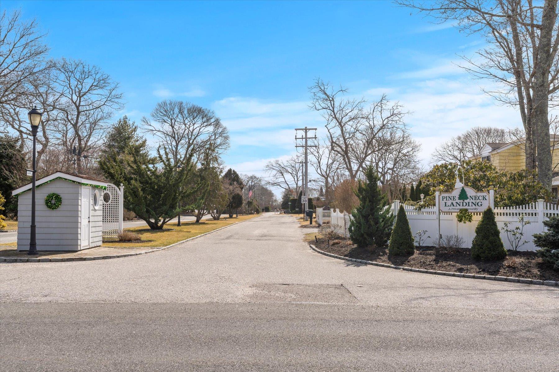 Single Family Landing  Suffolk County, NY 11942, MLS-836500-30
