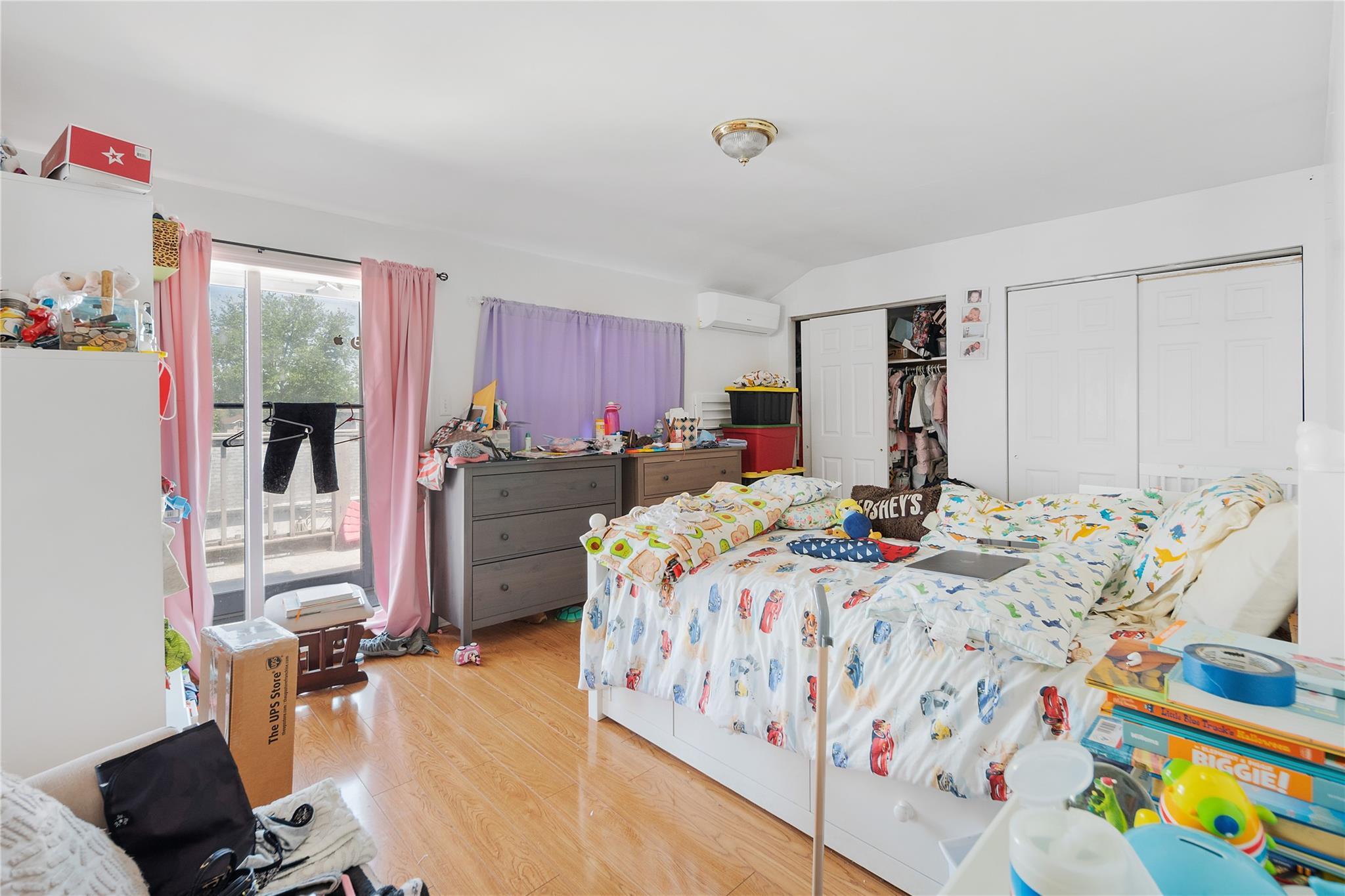 Single Family 64th  Queens, NY 11364, MLS-836511-14