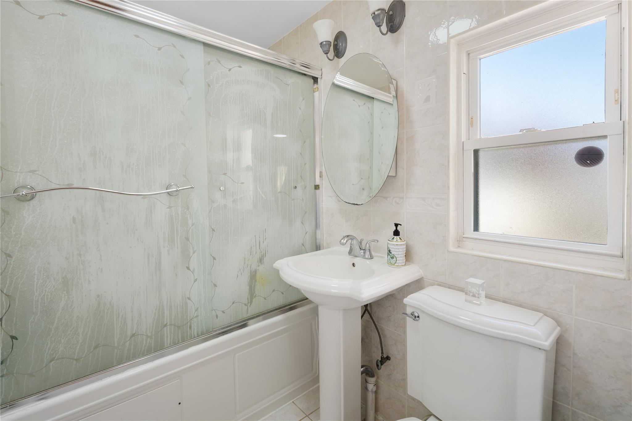 Single Family 64th  Queens, NY 11364, MLS-836511-7