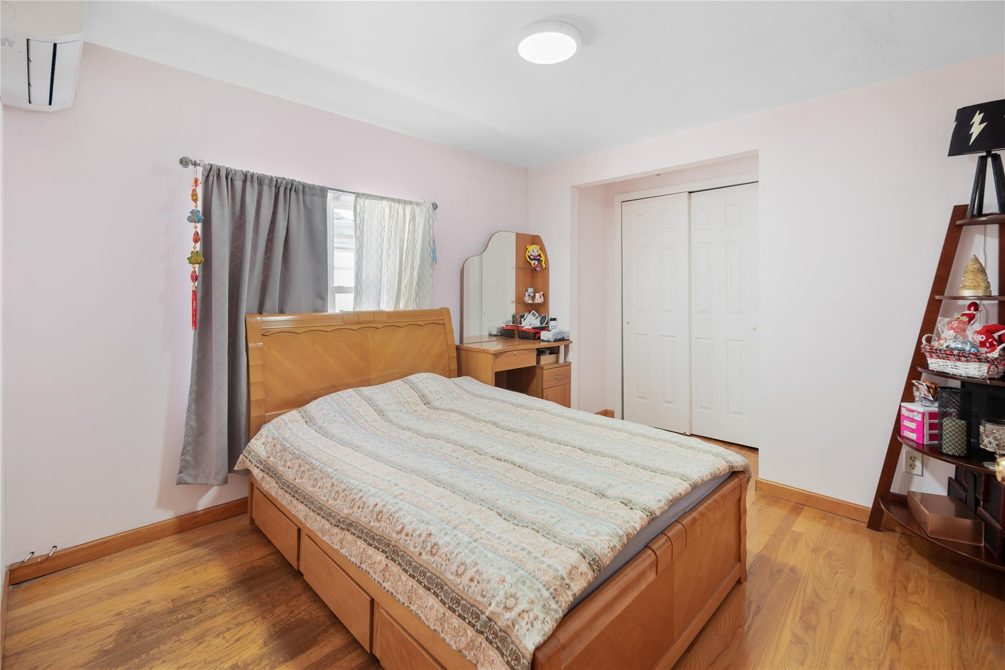 Single Family 64th  Queens, NY 11364, MLS-836511-8