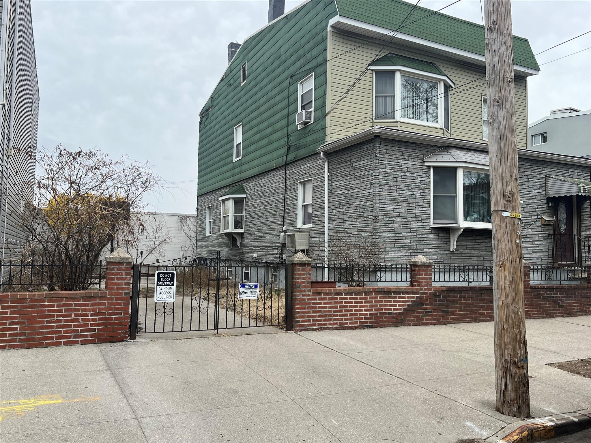 Single Family Maspeth  Queens, NY 11354, MLS-836525-3