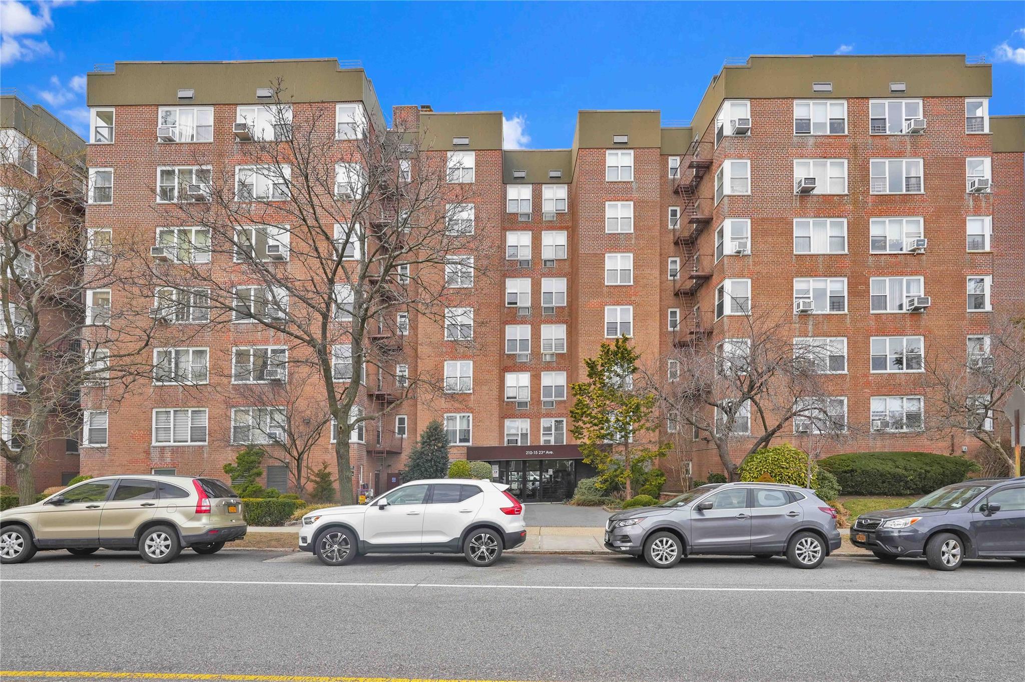 Coop in New York - 23rd  Queens, NY 11360