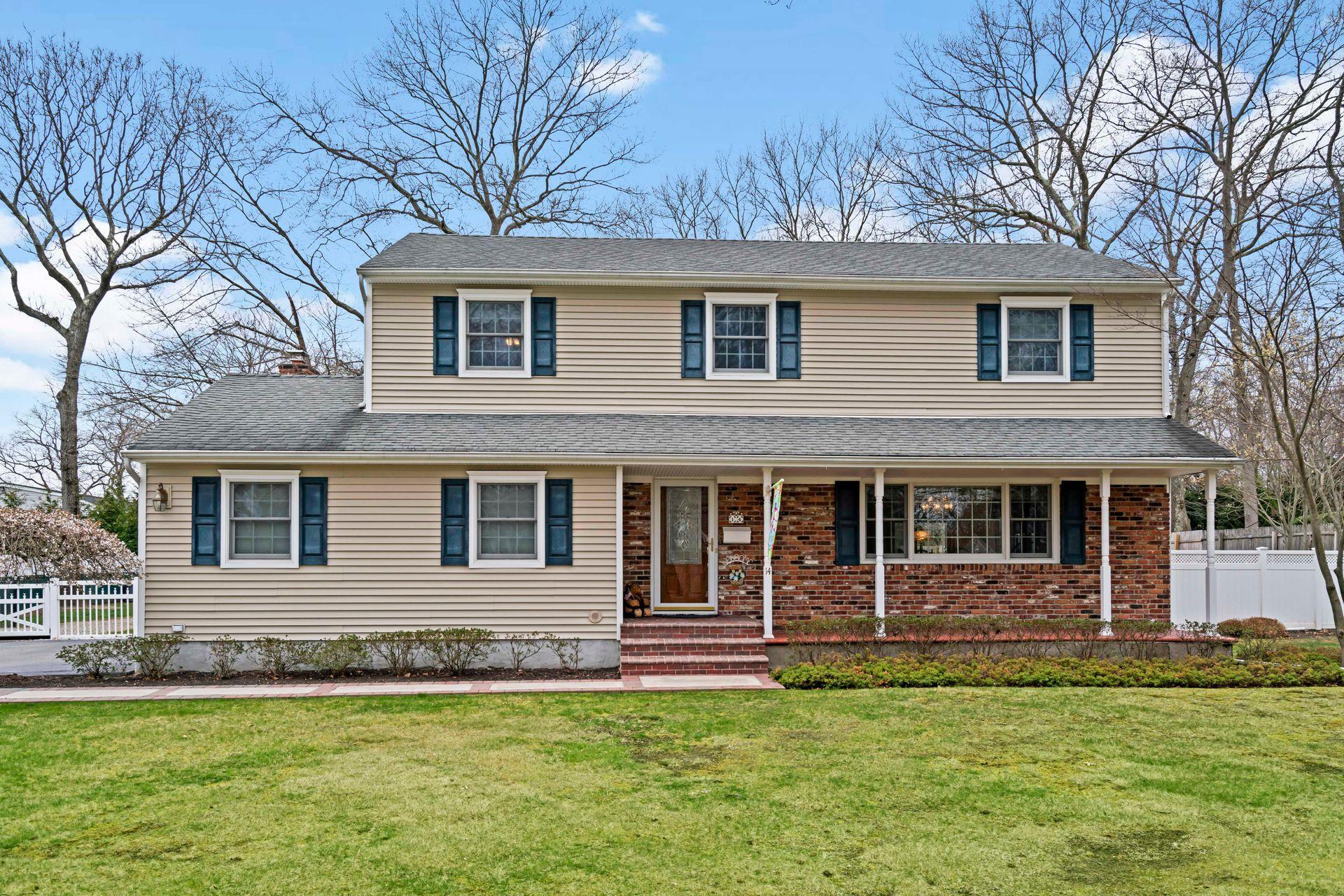 Single Family Hillside  Suffolk County, NY 11780, MLS-836575-2