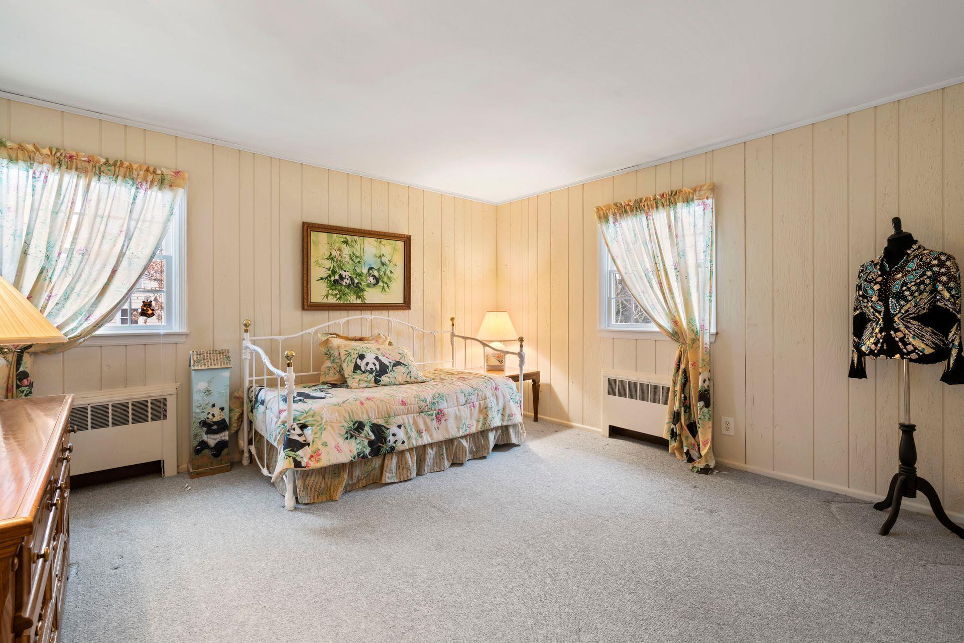 Single Family Hillside  Suffolk County, NY 11780, MLS-836575-25