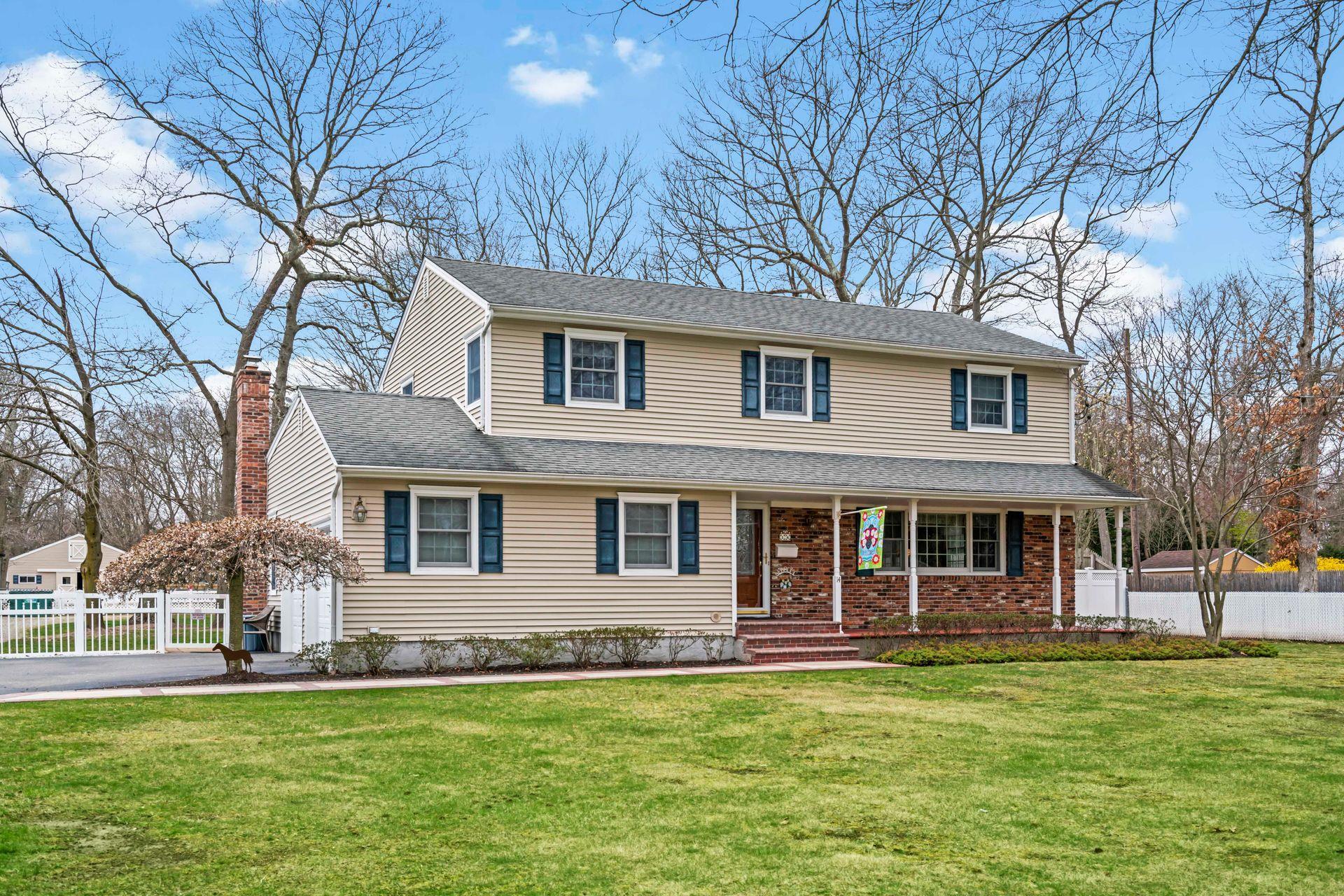 Single Family Hillside  Suffolk County, NY 11780, MLS-836575-3
