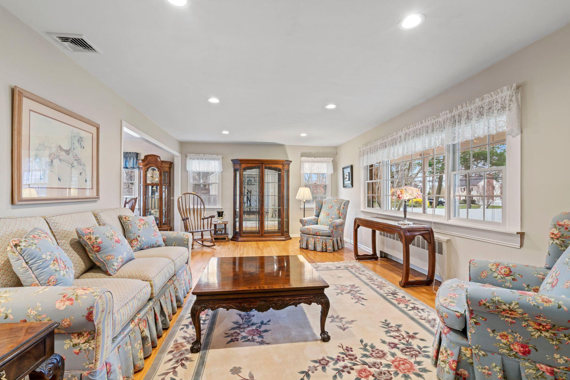 Single Family Hillside  Suffolk County, NY 11780, MLS-836575-6