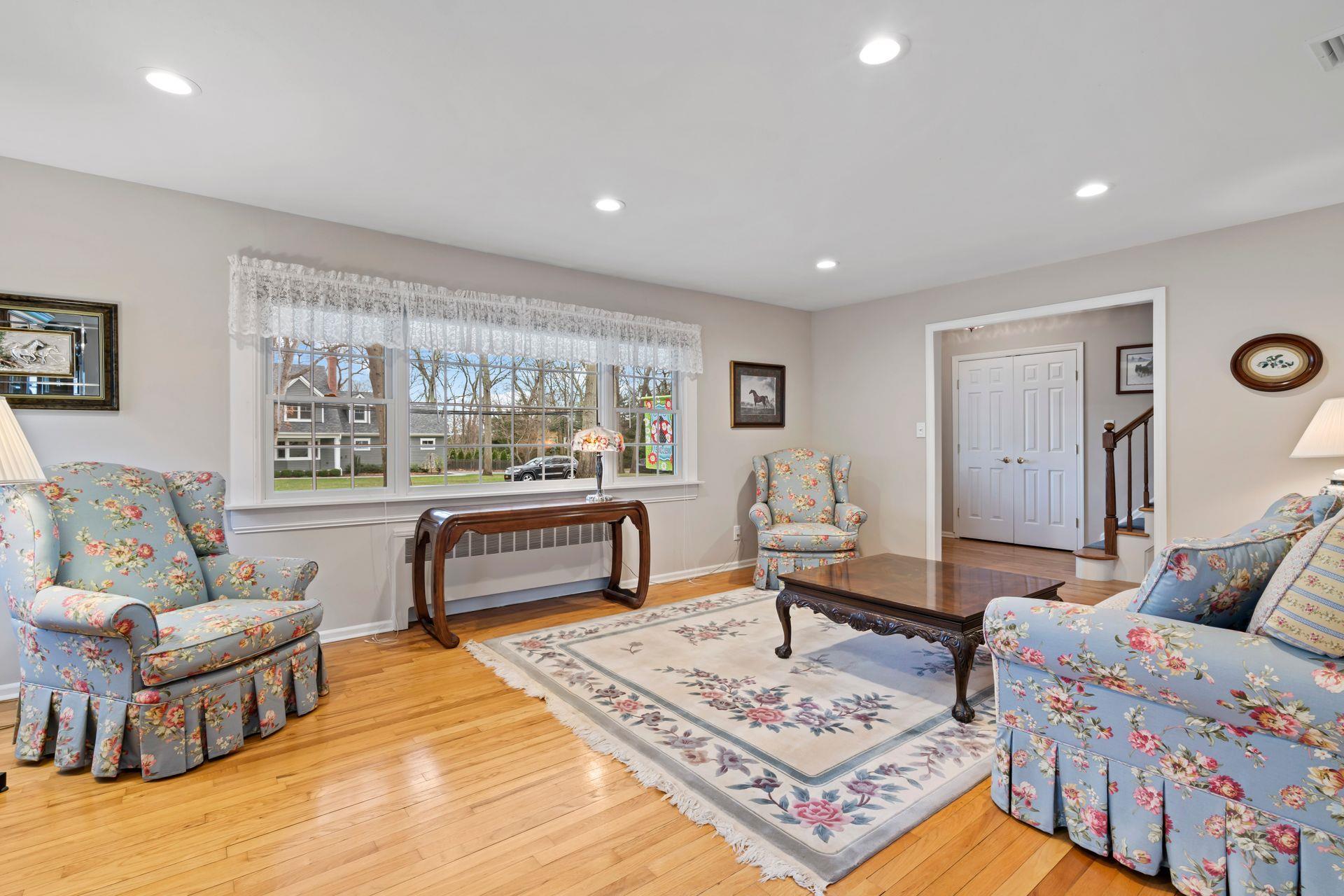 Single Family Hillside  Suffolk County, NY 11780, MLS-836575-7