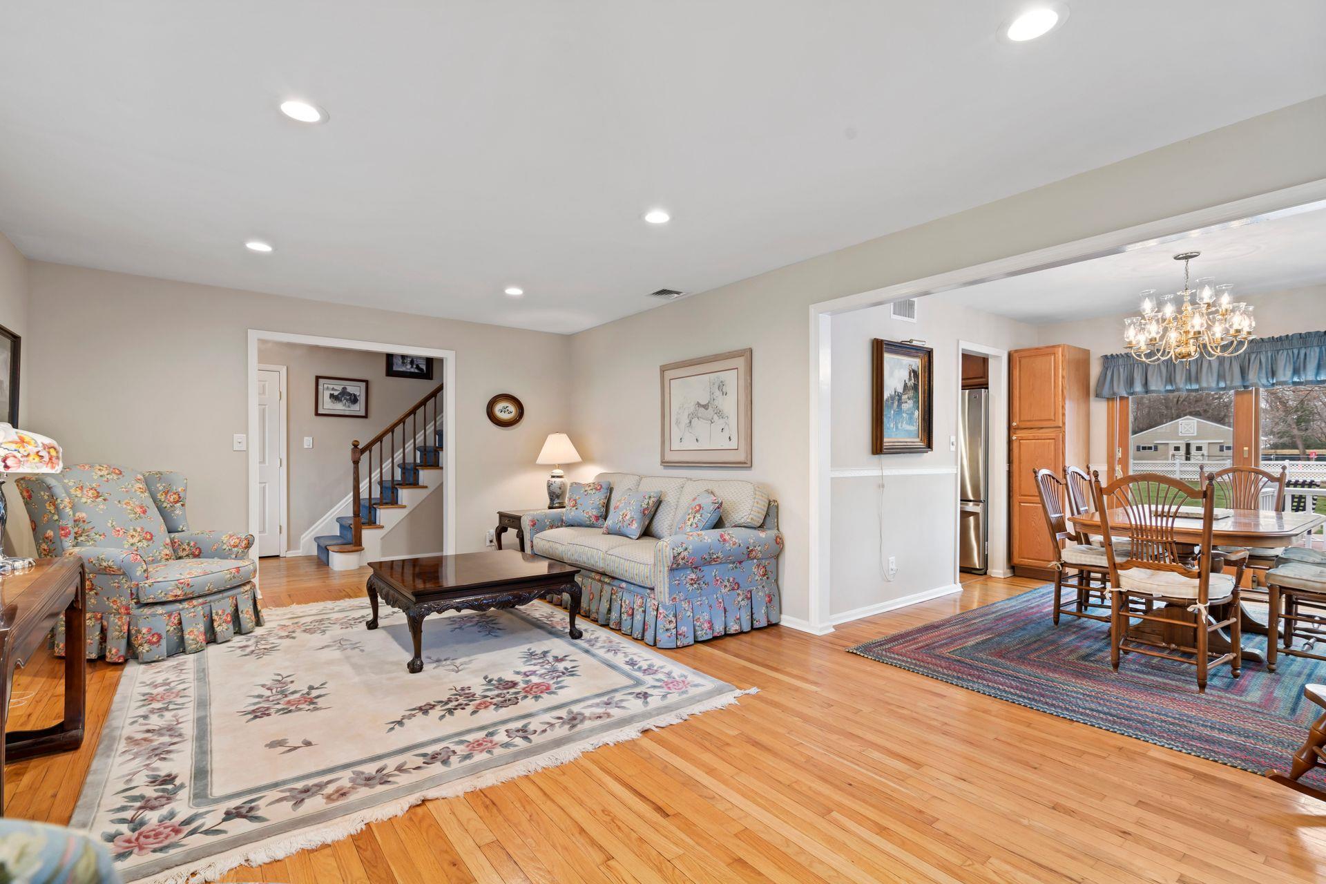 Single Family Hillside  Suffolk County, NY 11780, MLS-836575-9
