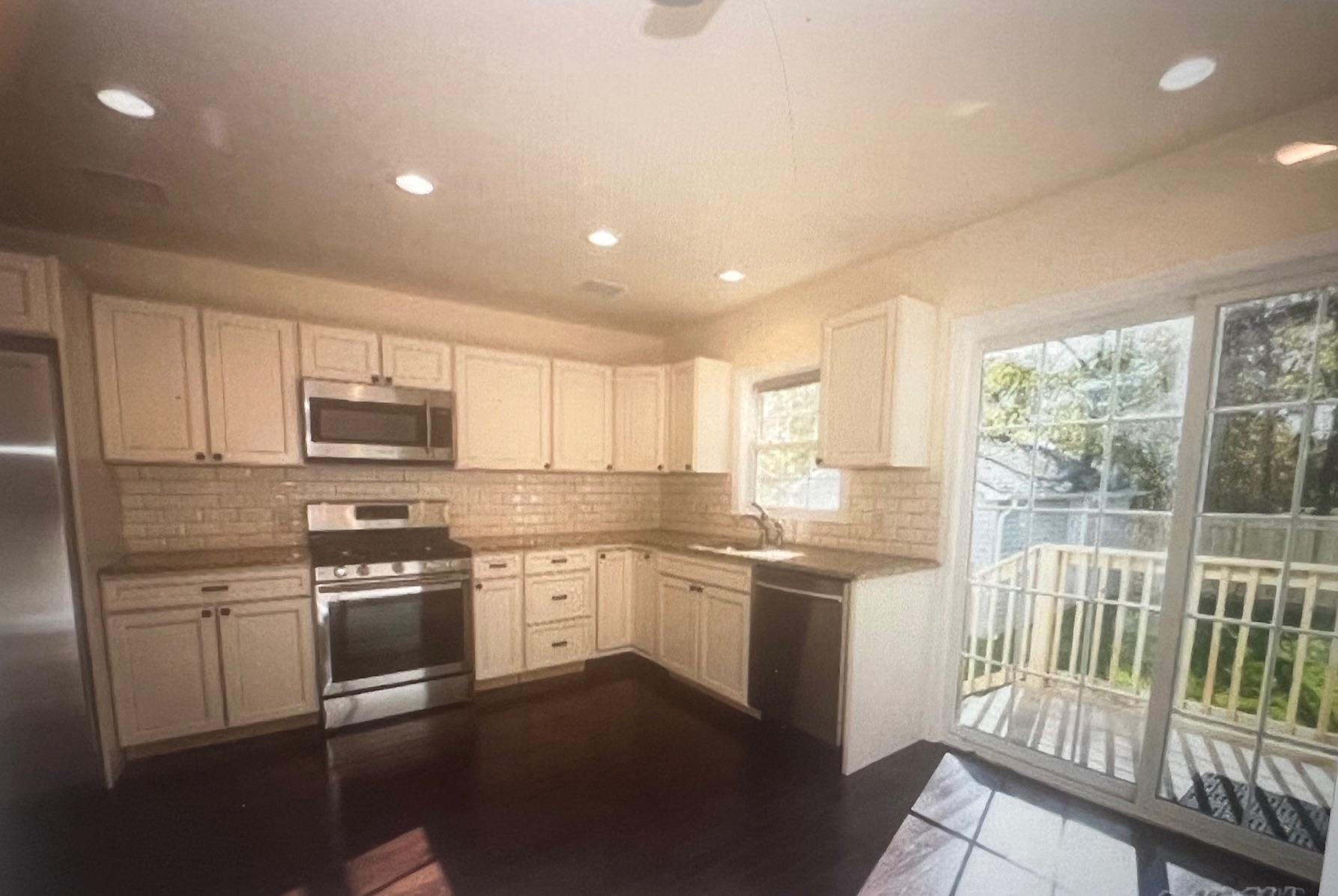 Single Family Arlington  Suffolk County, NY 11798, MLS-836582-4
