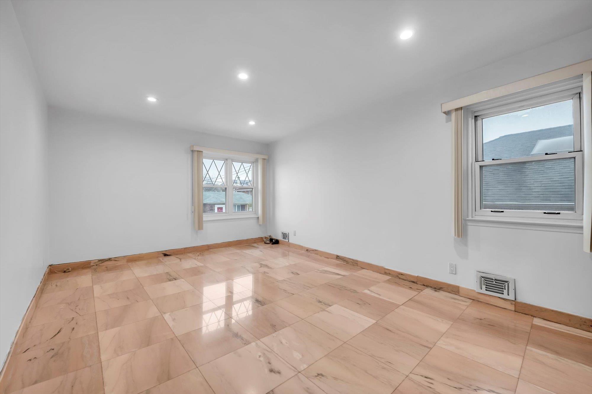Single Family 149th  Queens, NY 11357, MLS-836612-10