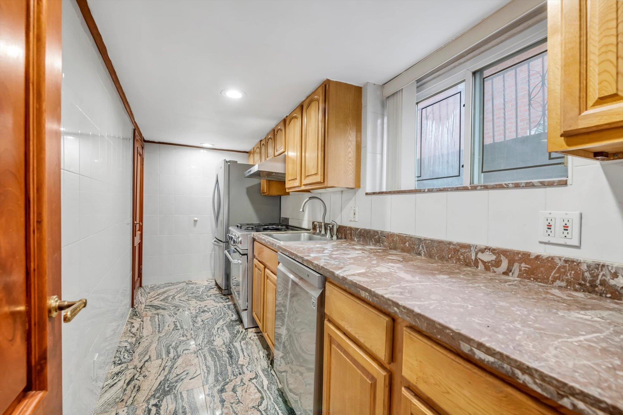 Single Family 149th  Queens, NY 11357, MLS-836612-7