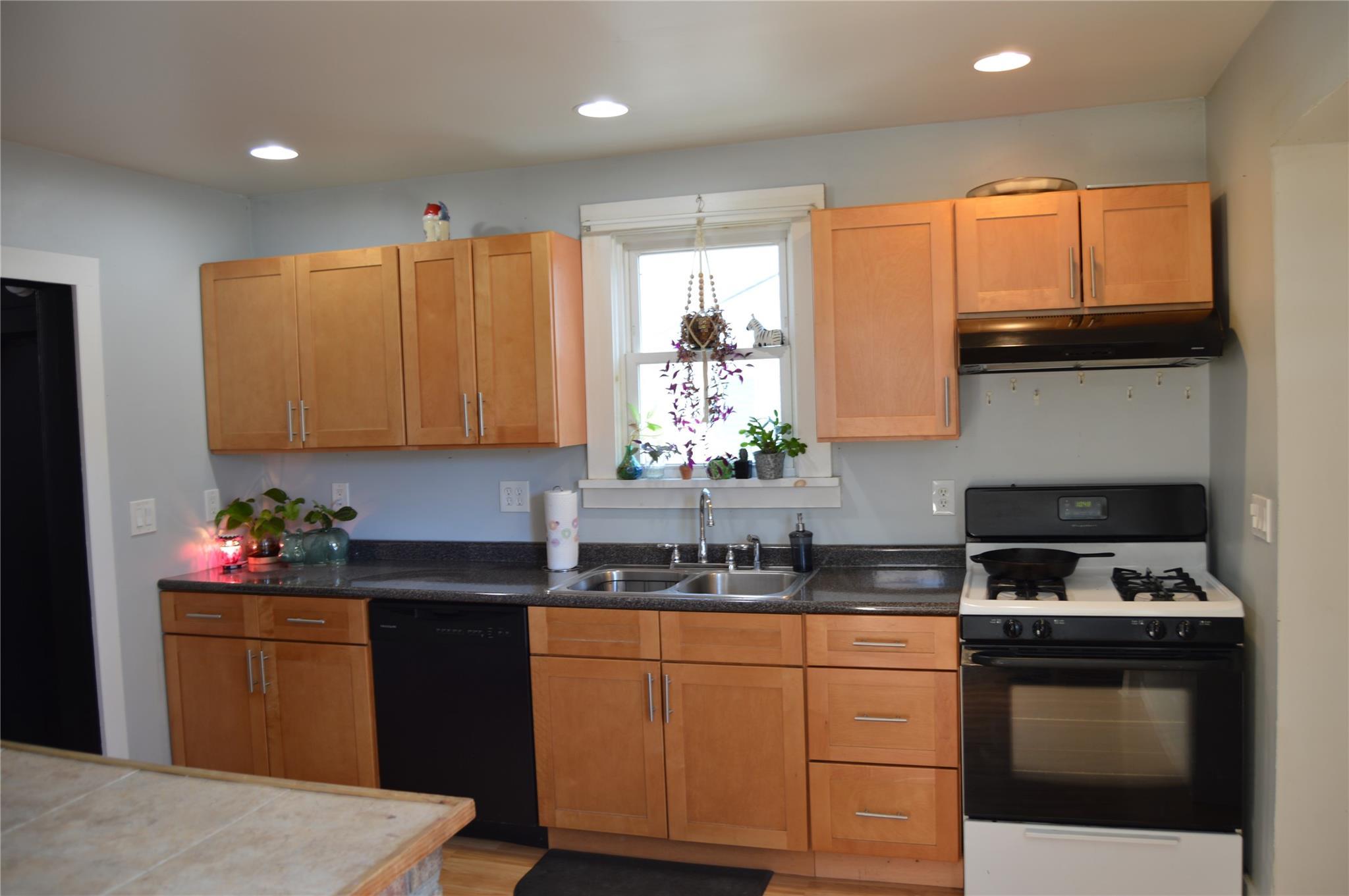Single Family Vanburen  Ulster County, NY 12401, MLS-836613-4