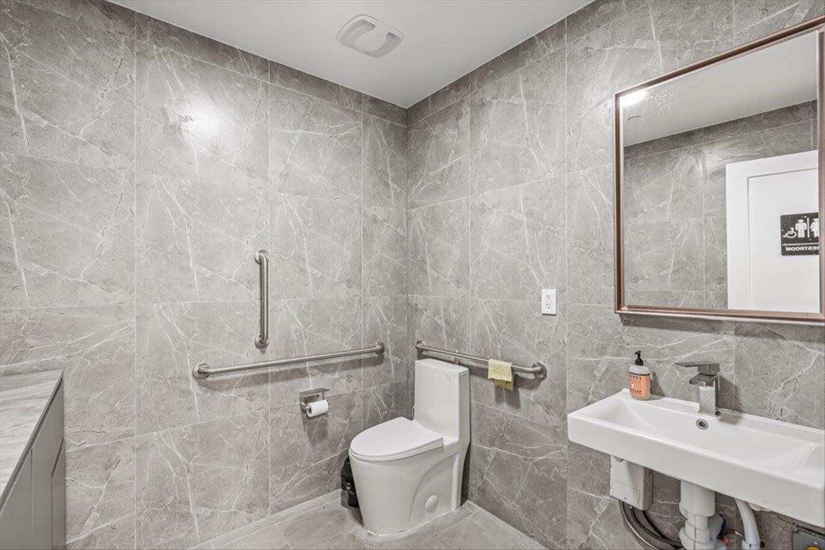Single Family College Point Boulevard  Queens, NY 11356, MLS-836651-6
