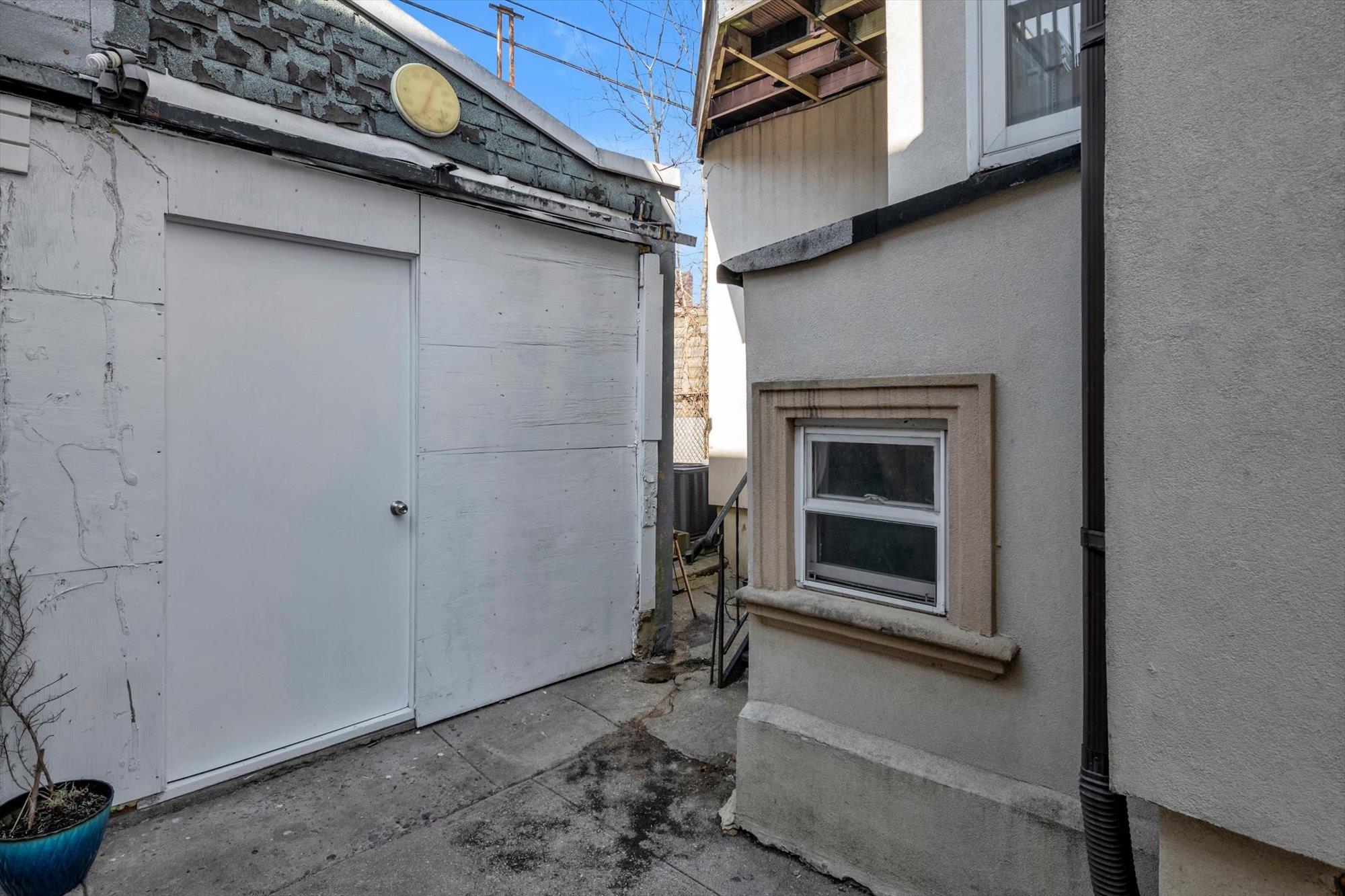 Single Family 77th Ave  Queens, NY 11385, MLS-836677-27