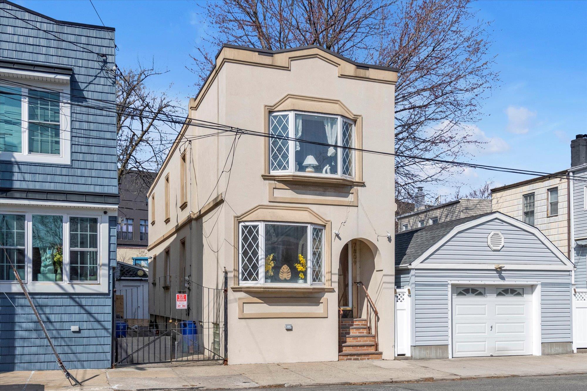 Single Family 77th Ave  Queens, NY 11385, MLS-836677-28