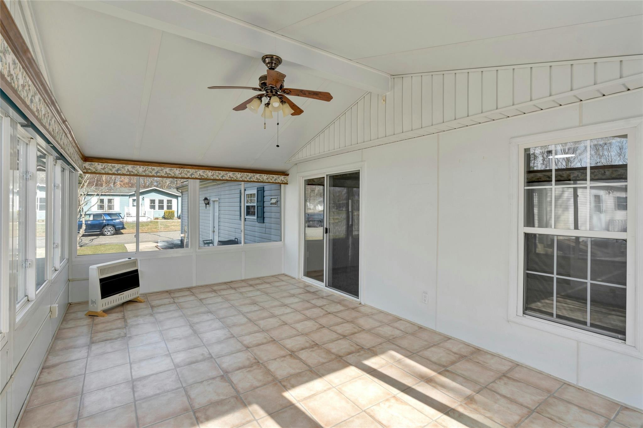 Single Family Middle  Suffolk County, NY 11933, MLS-836684-22