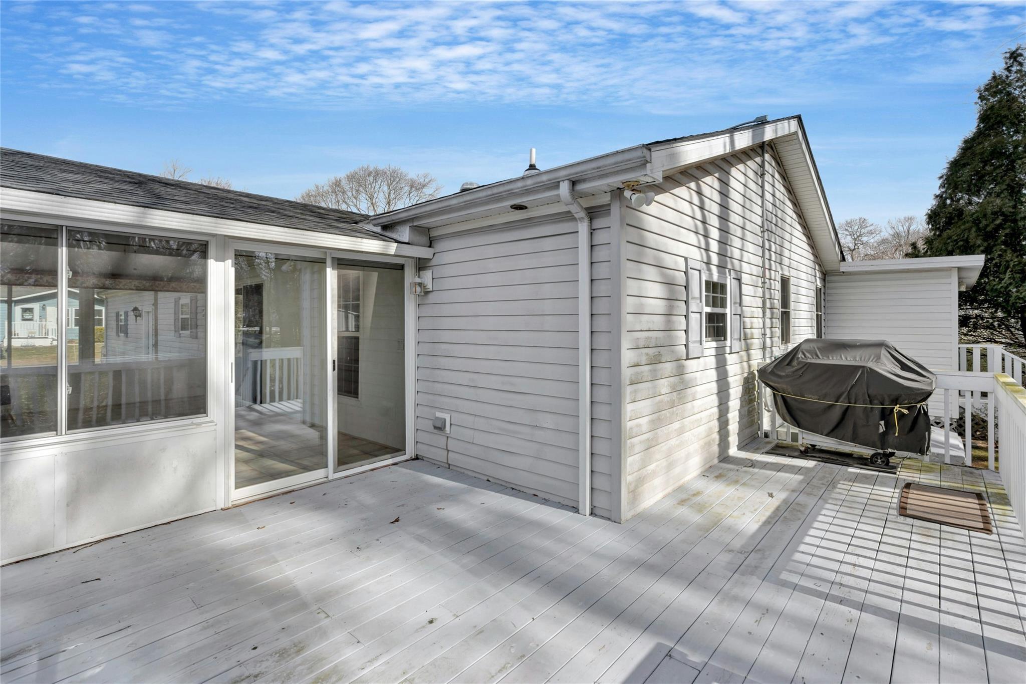 Single Family Middle  Suffolk County, NY 11933, MLS-836684-25