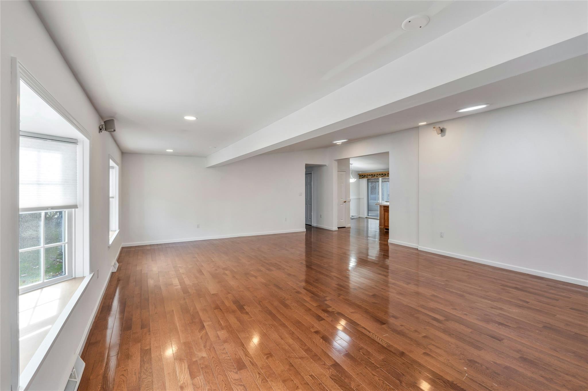 Single Family Middle  Suffolk County, NY 11933, MLS-836684-6