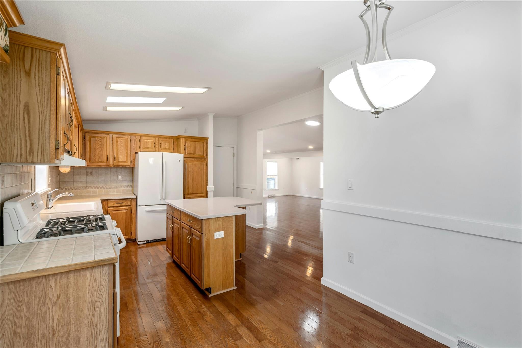 Single Family Middle  Suffolk County, NY 11933, MLS-836684-9