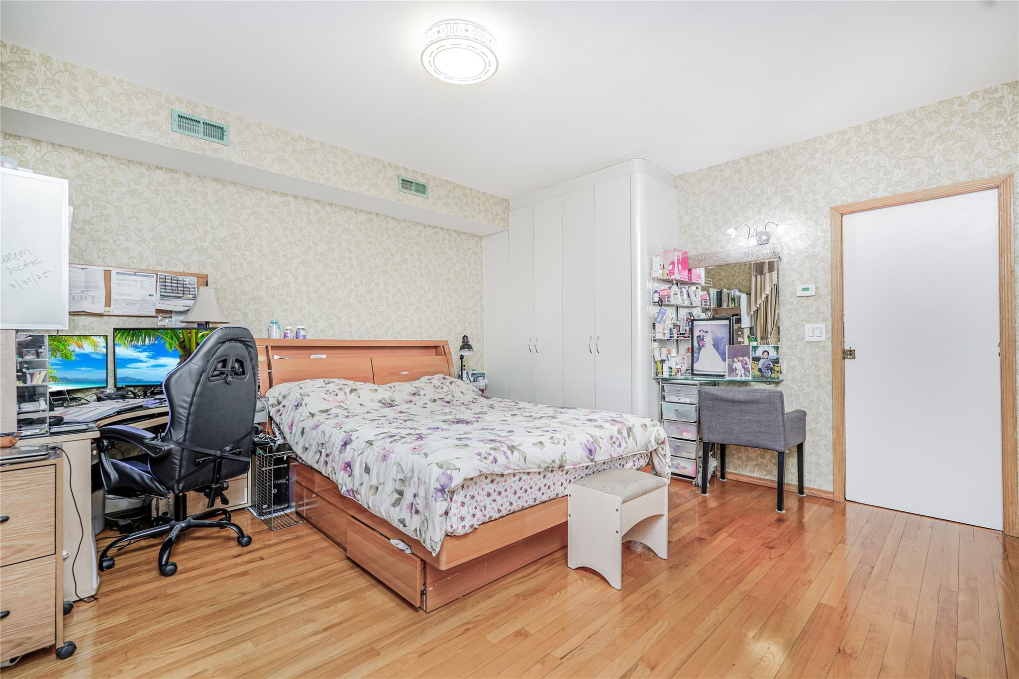 Single Family Bay 17th  Brooklyn, NY 11214, MLS-836691-17