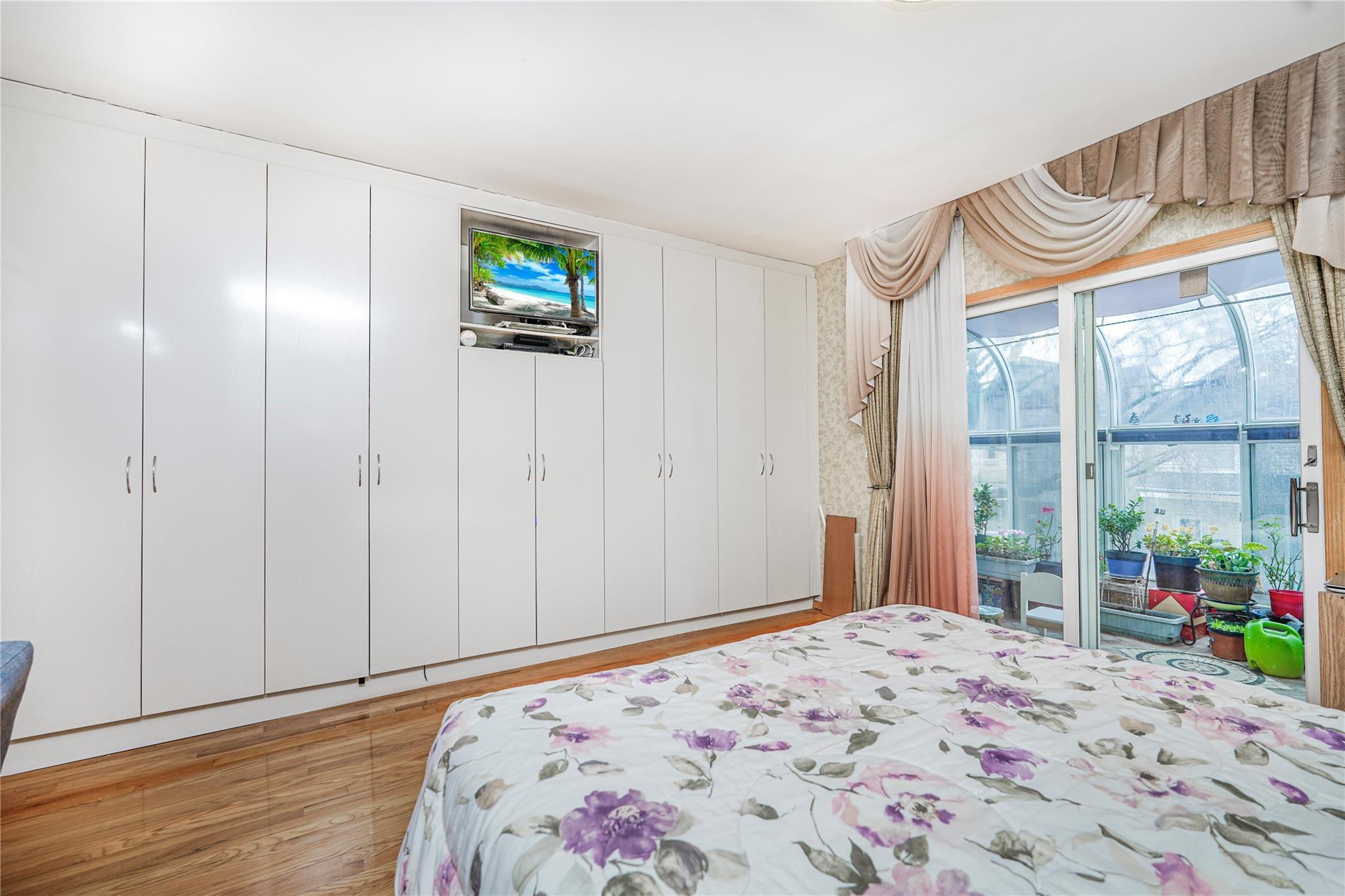 Single Family Bay 17th  Brooklyn, NY 11214, MLS-836691-18