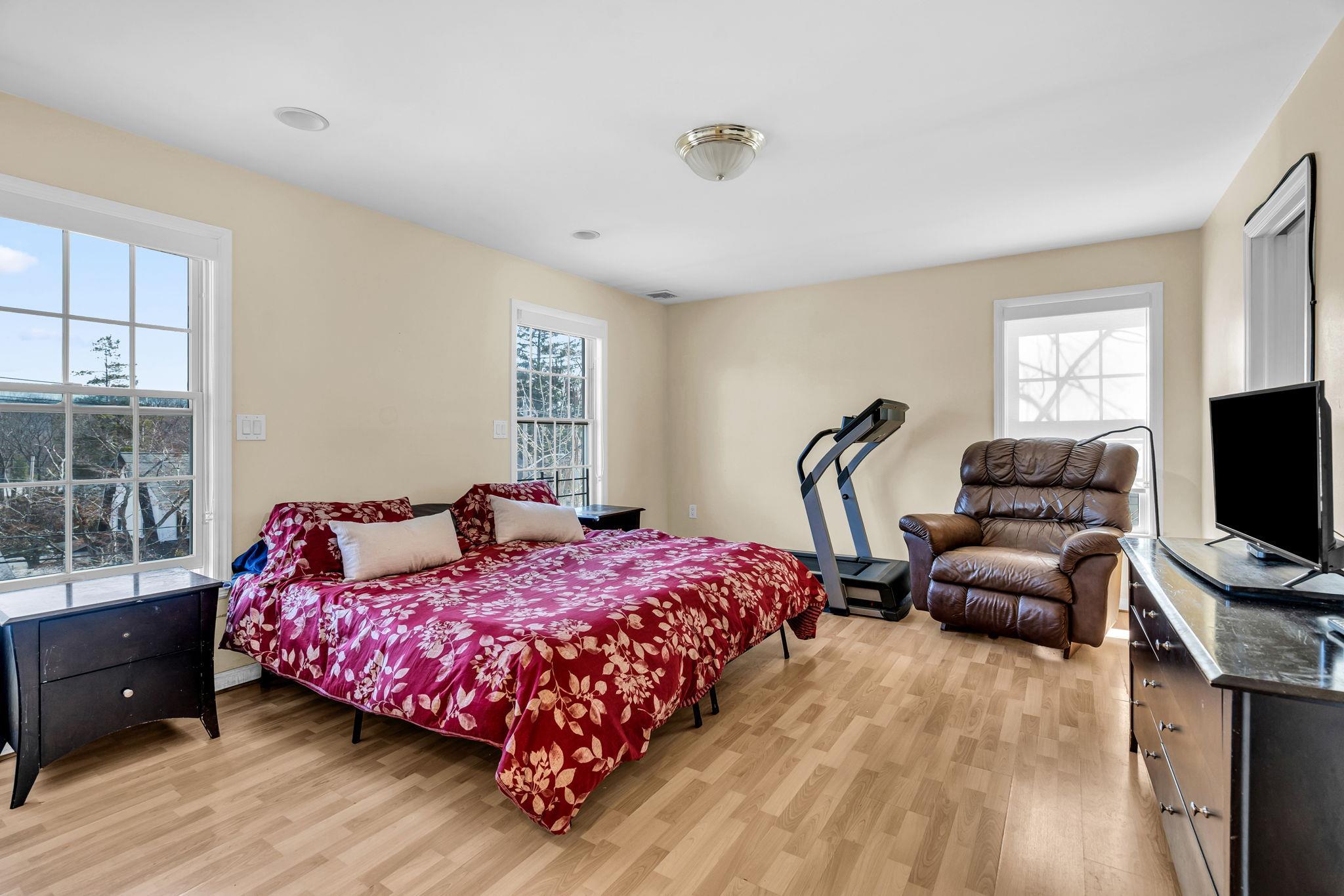 Single Family Overlook  Westchester County, NY 10605, MLS-836715-17