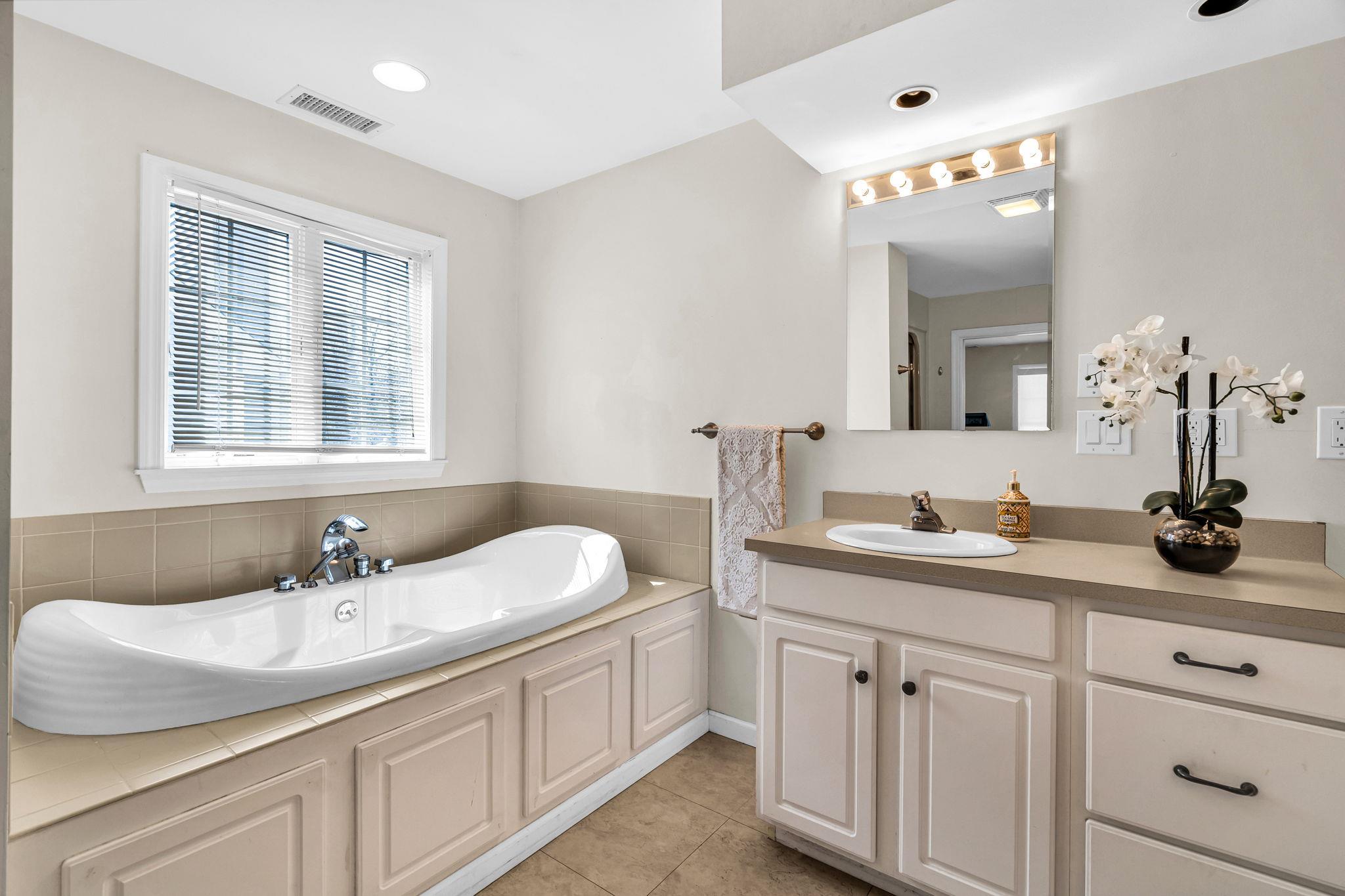 Single Family Overlook  Westchester County, NY 10605, MLS-836715-19