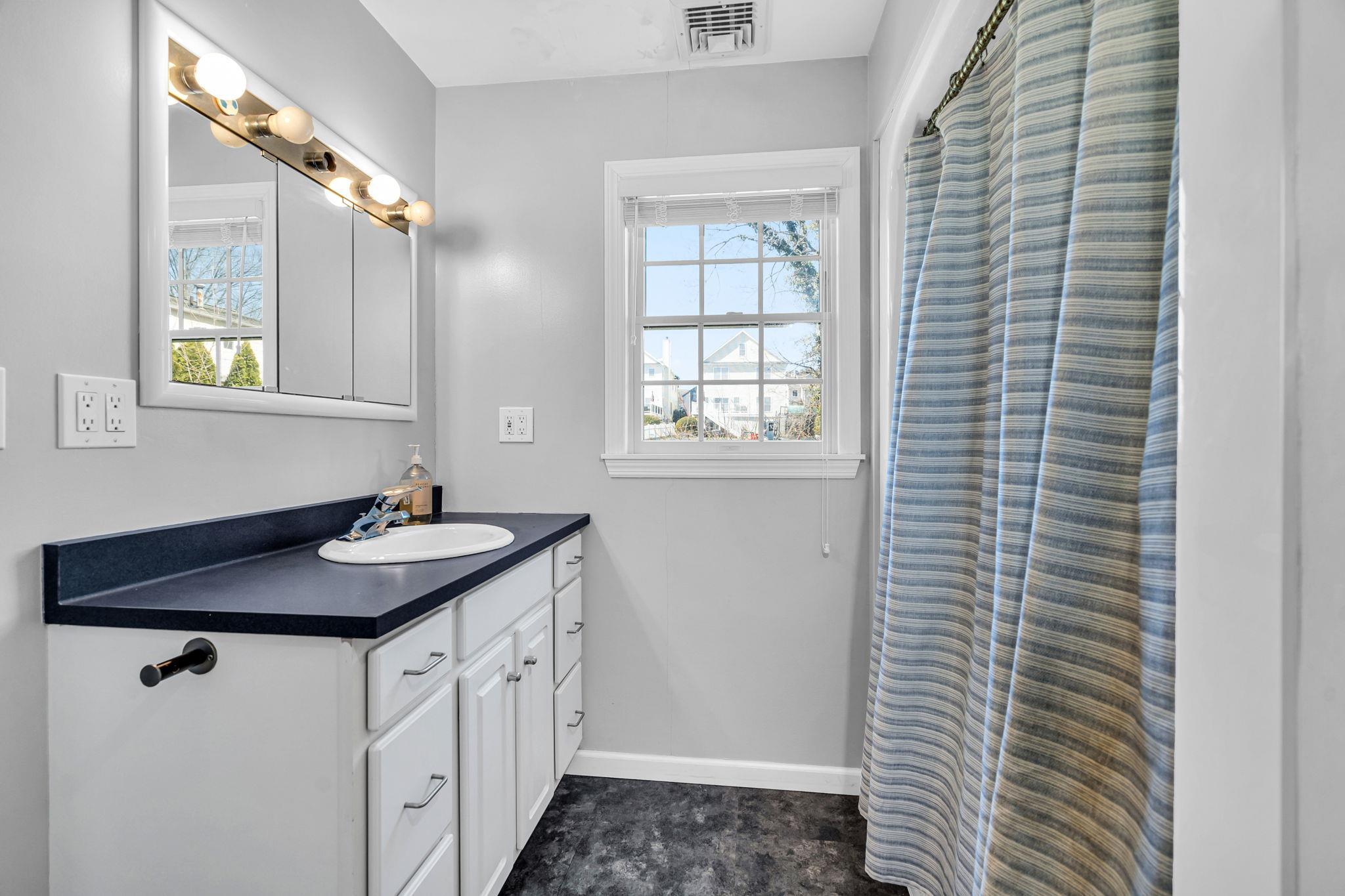 Single Family Overlook  Westchester County, NY 10605, MLS-836715-23