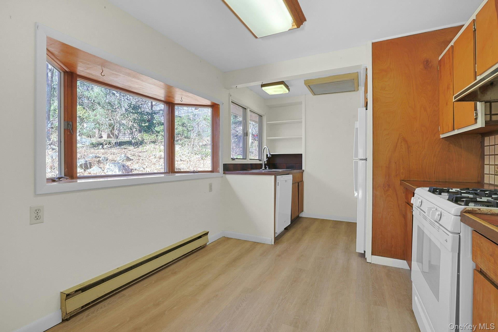 Single Family Mountain  Westchester County, NY 10520, MLS-836720-10