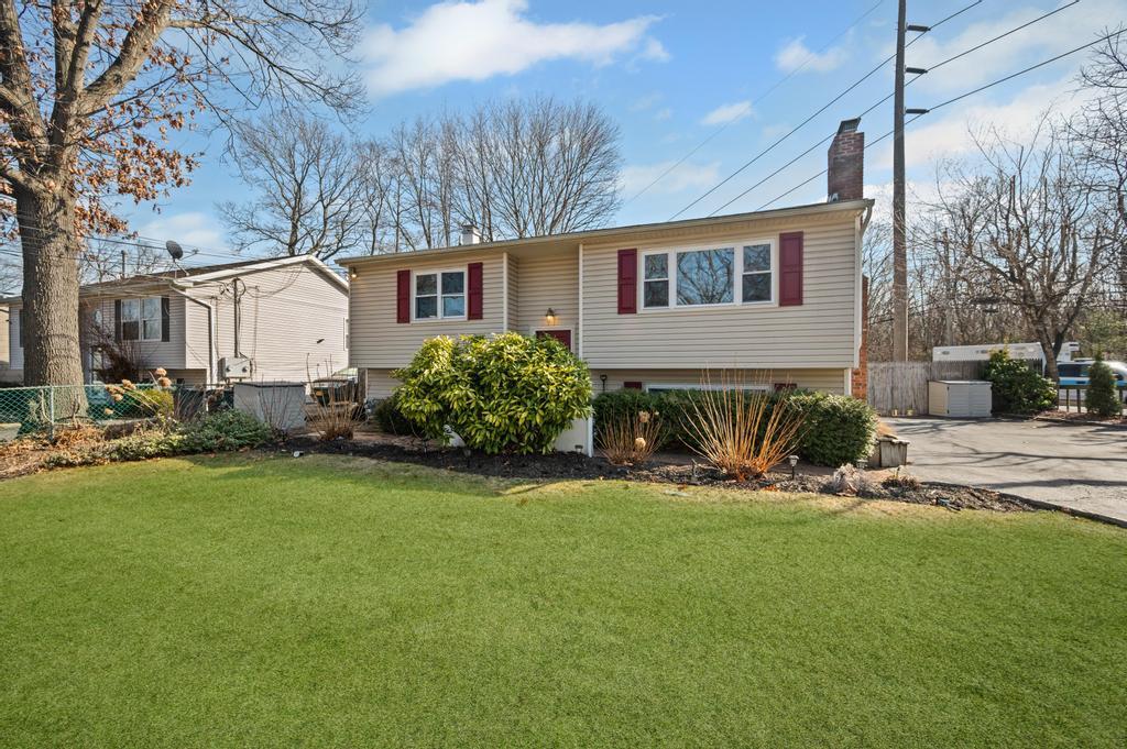 Single Family Croley  Suffolk County, NY 11743, MLS-836747-2