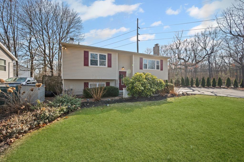 Single Family Croley  Suffolk County, NY 11743, MLS-836747-3