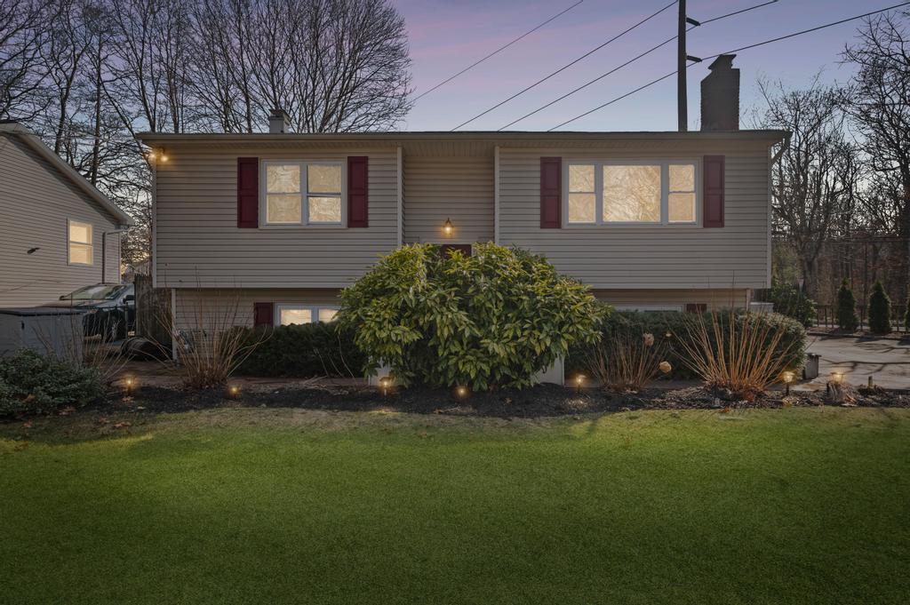 Single Family Croley  Suffolk County, NY 11743, MLS-836747-4