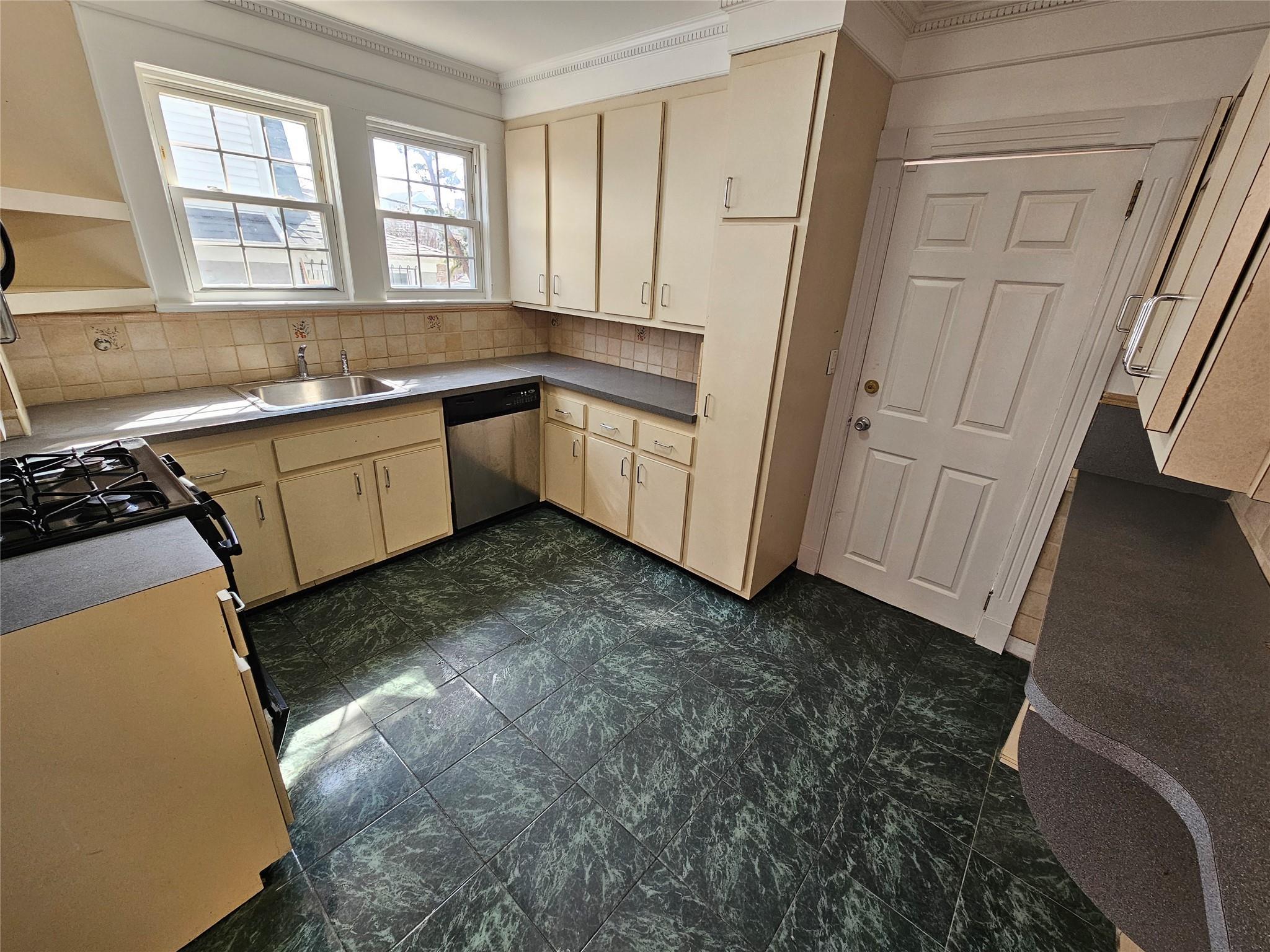 Single Family 160th  Queens, NY 11432, MLS-836757-8