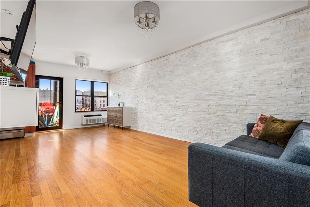 Condo West End  Brooklyn, NY 11235, MLS-836768-2