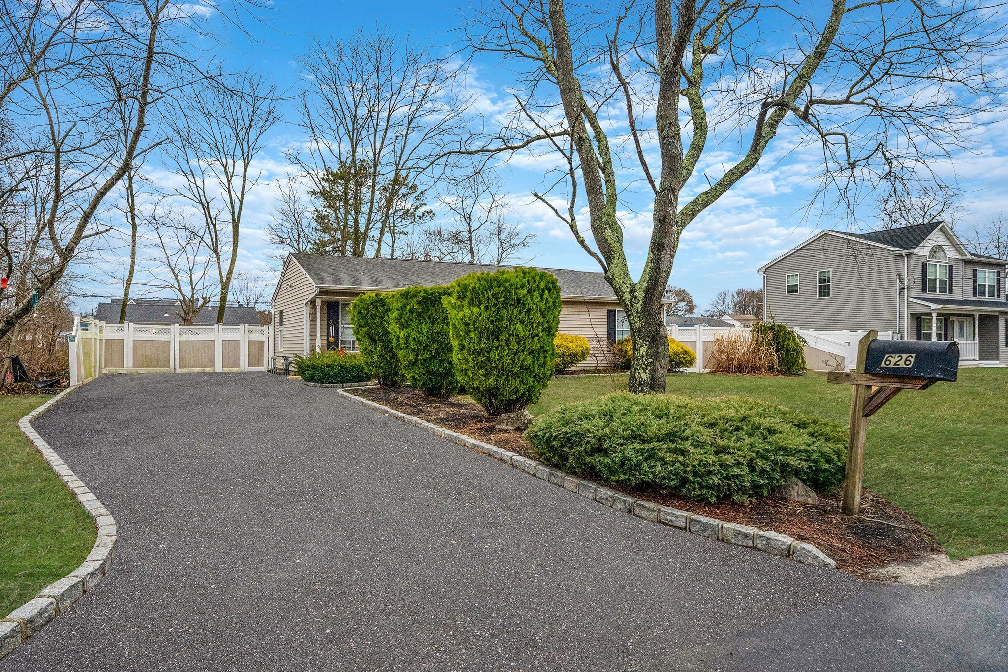 Single Family Provost  Suffolk County, NY 11713, MLS-836811-3