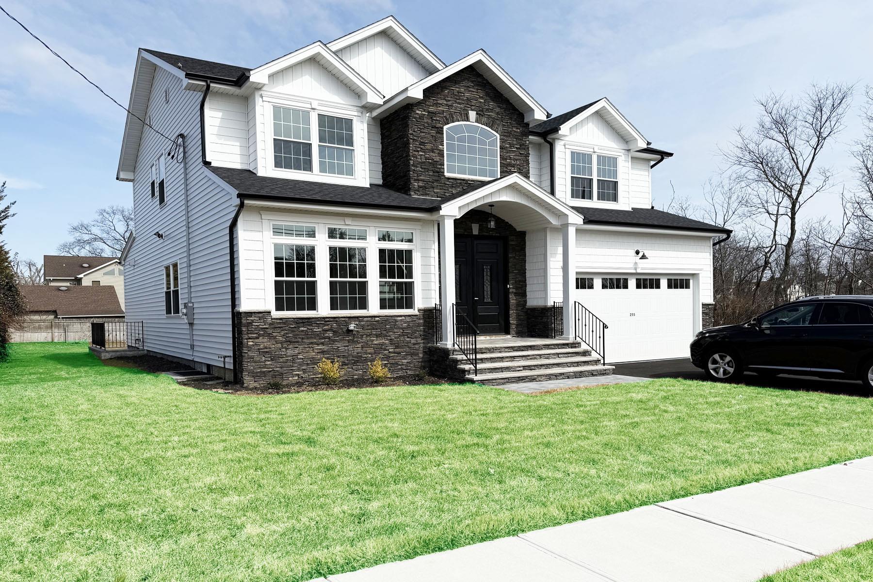Single Family Maple  Nassau County, NY 11554, MLS-836815-2