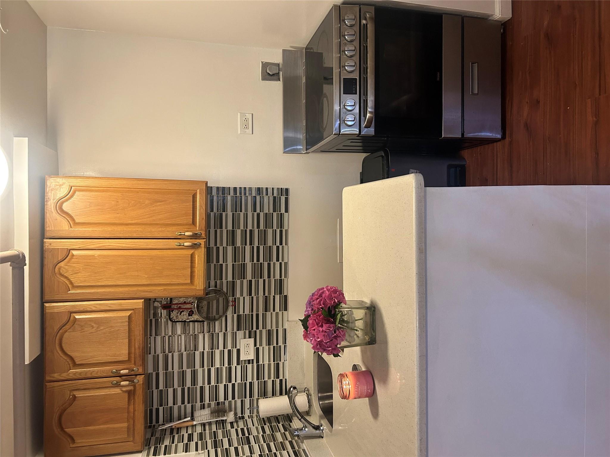 Single Family Hone  Bronx, NY 10469, MLS-836817-29