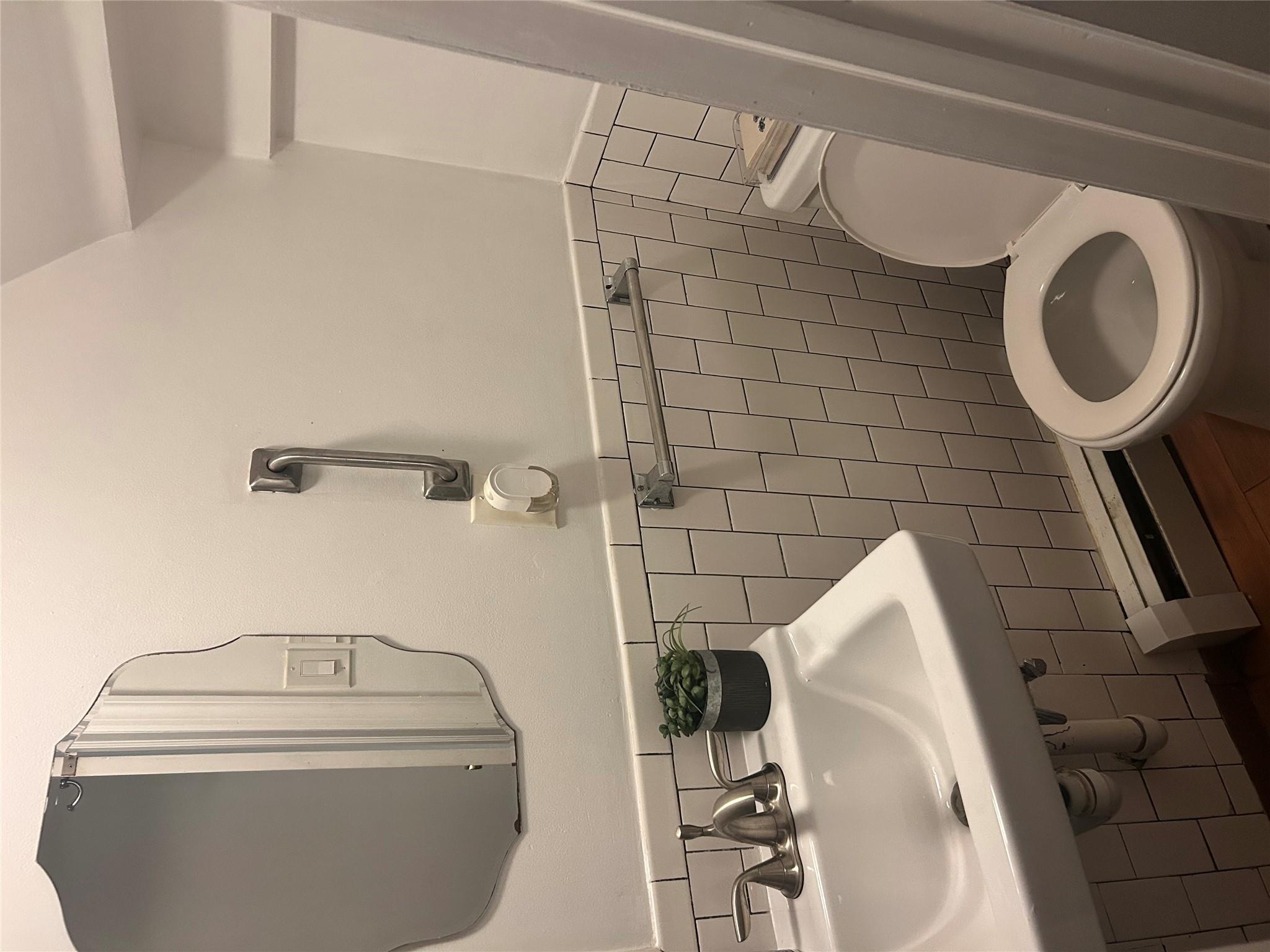 Single Family Hone  Bronx, NY 10469, MLS-836817-30