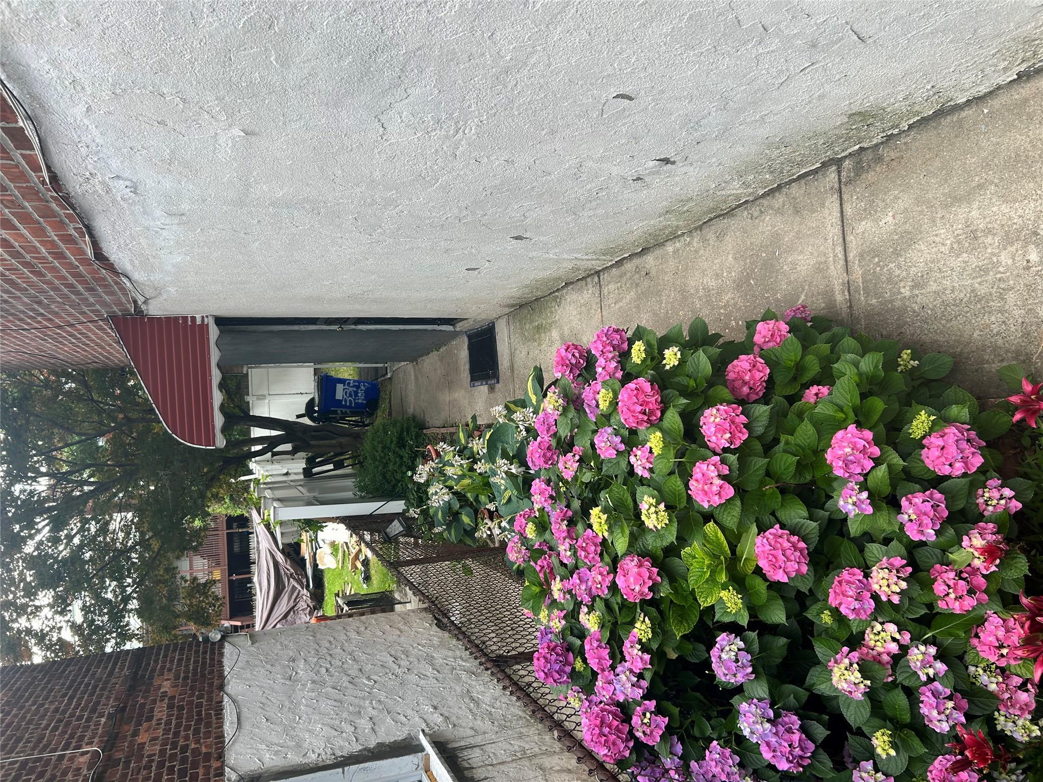 Single Family Hone  Bronx, NY 10469, MLS-836817-33