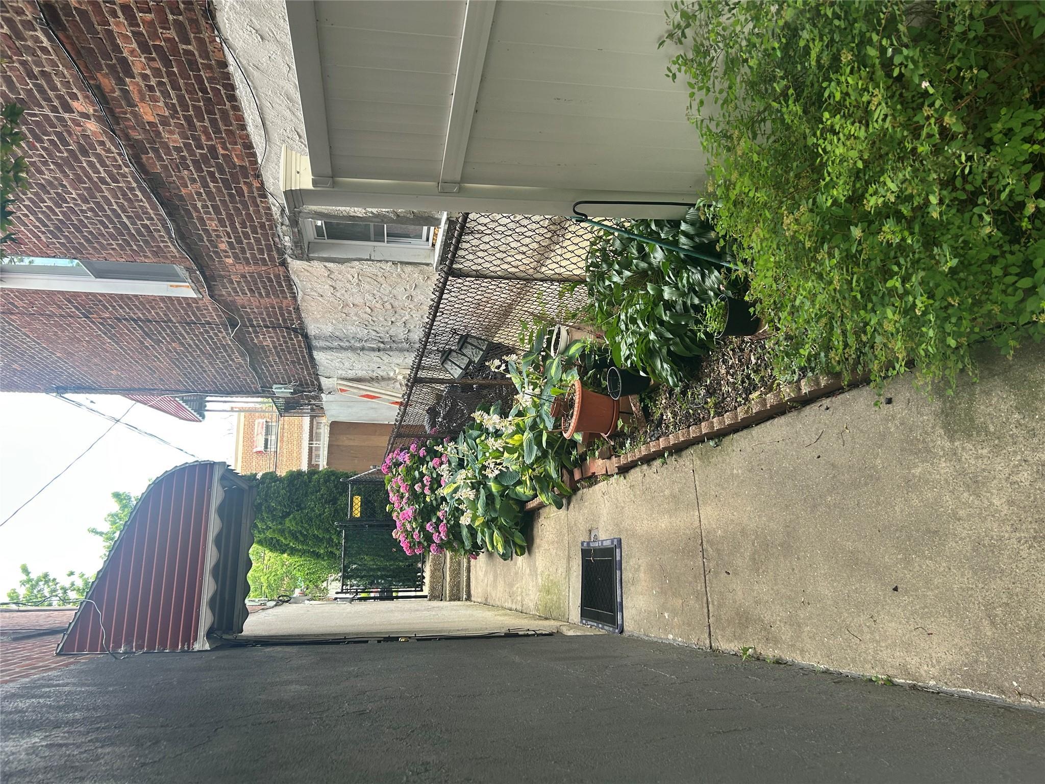 Single Family Hone  Bronx, NY 10469, MLS-836817-34