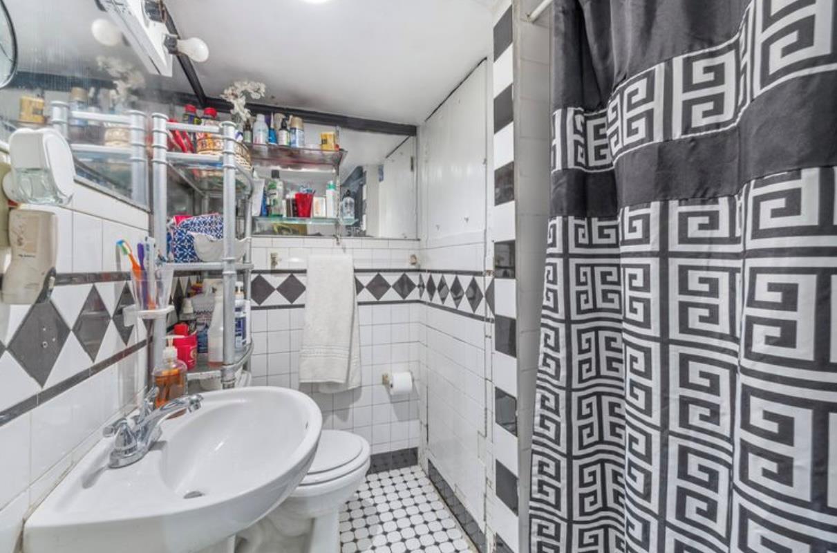 Single Family Francis Lewis  Queens, NY 11411, MLS-836832-18