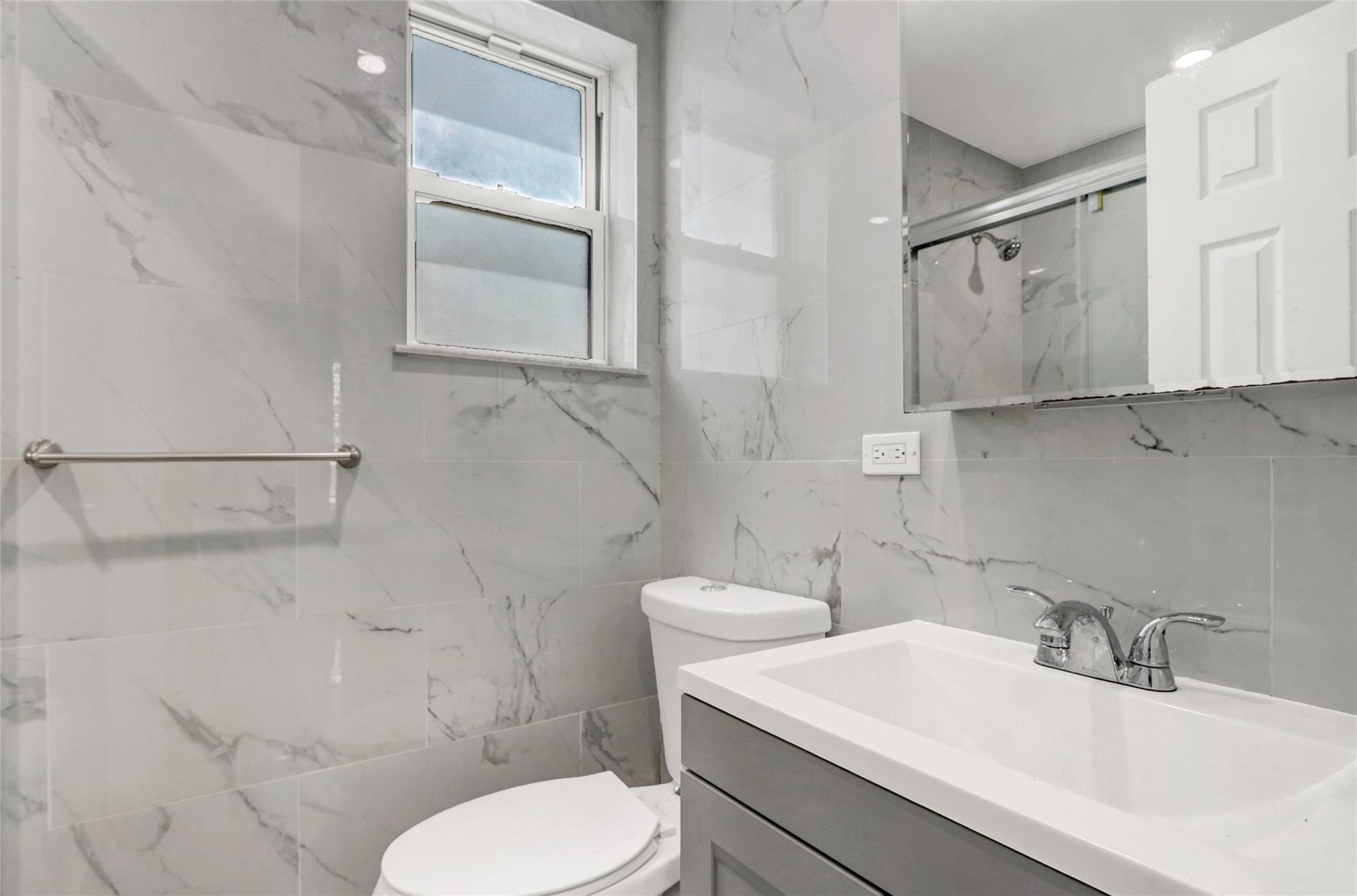 Single Family Clearview  Queens, NY 11364, MLS-836861-10