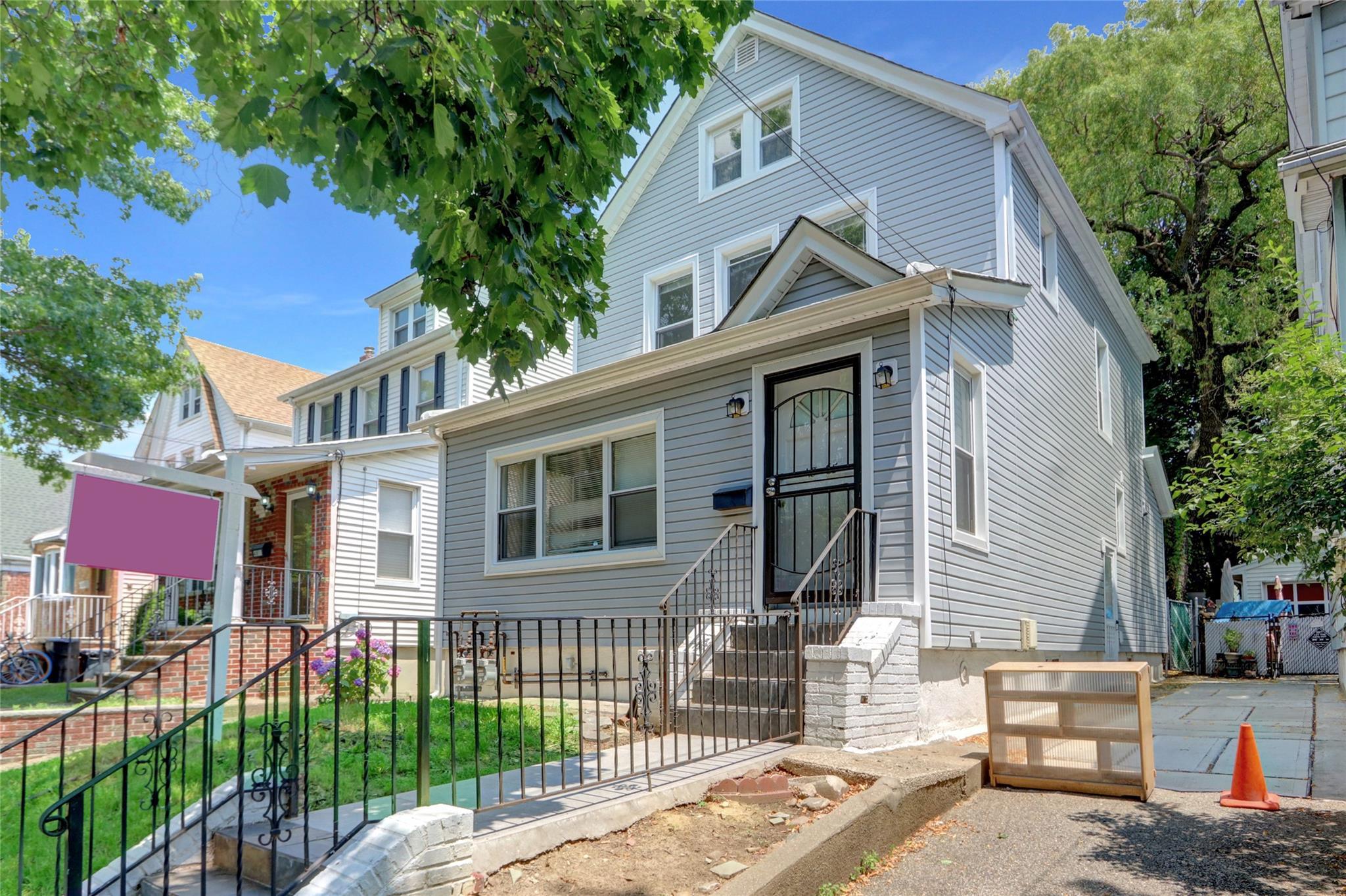 Single Family Clearview  Queens, NY 11364, MLS-836861-3