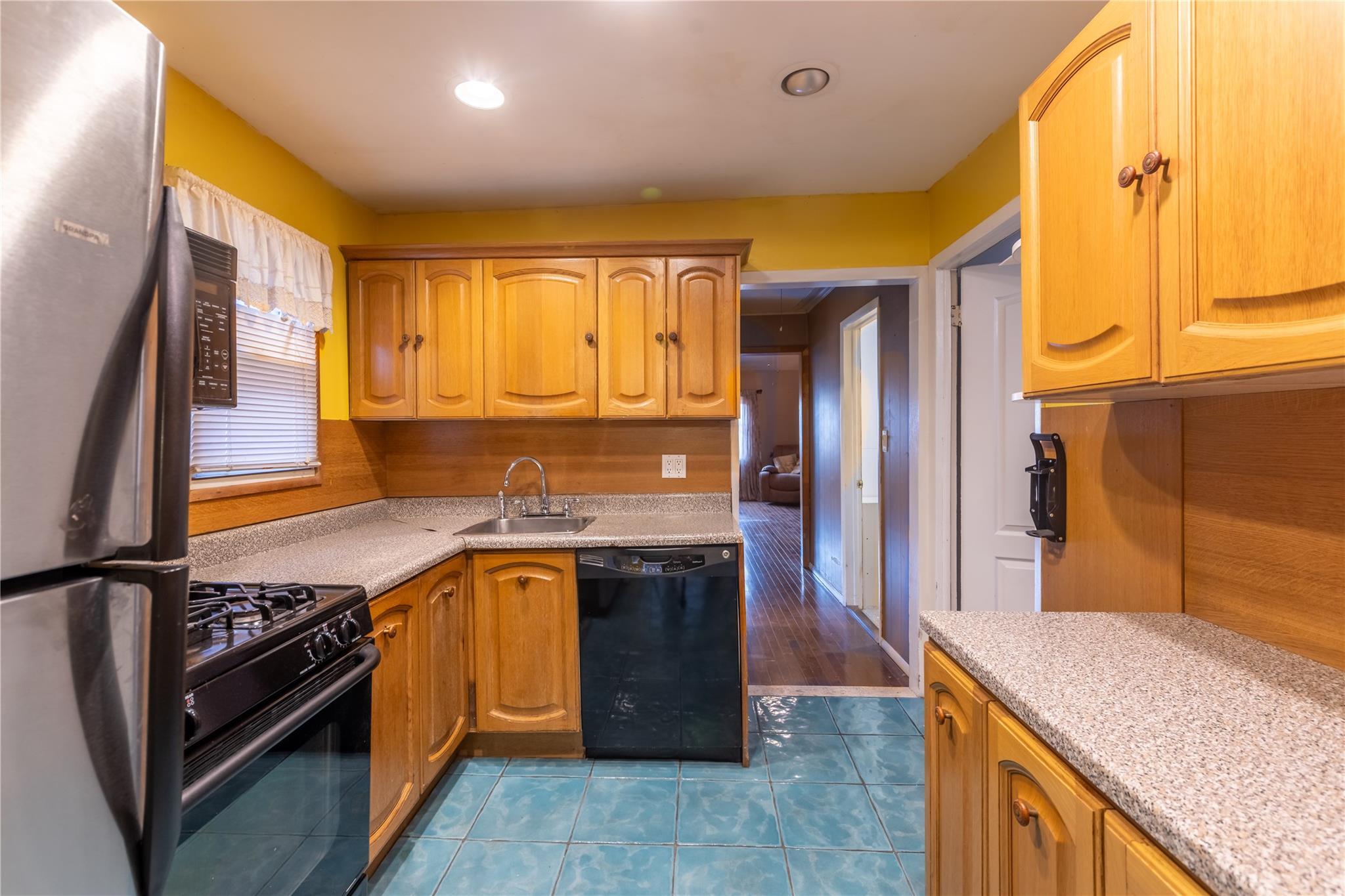 Coop Edgewater  Bronx, NY 10465, MLS-836870-10