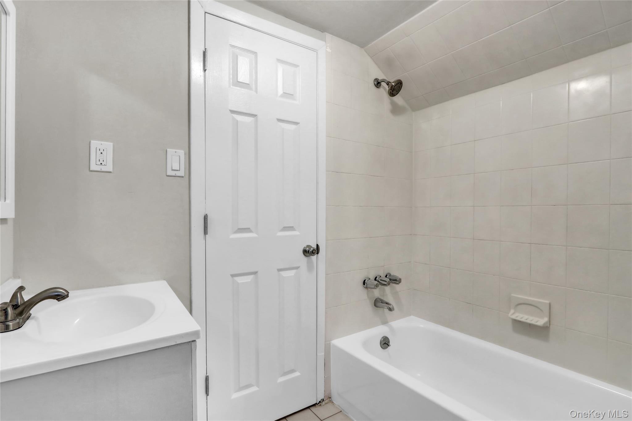 Single Family Stewart  Nassau County, NY 11714, MLS-836926-16