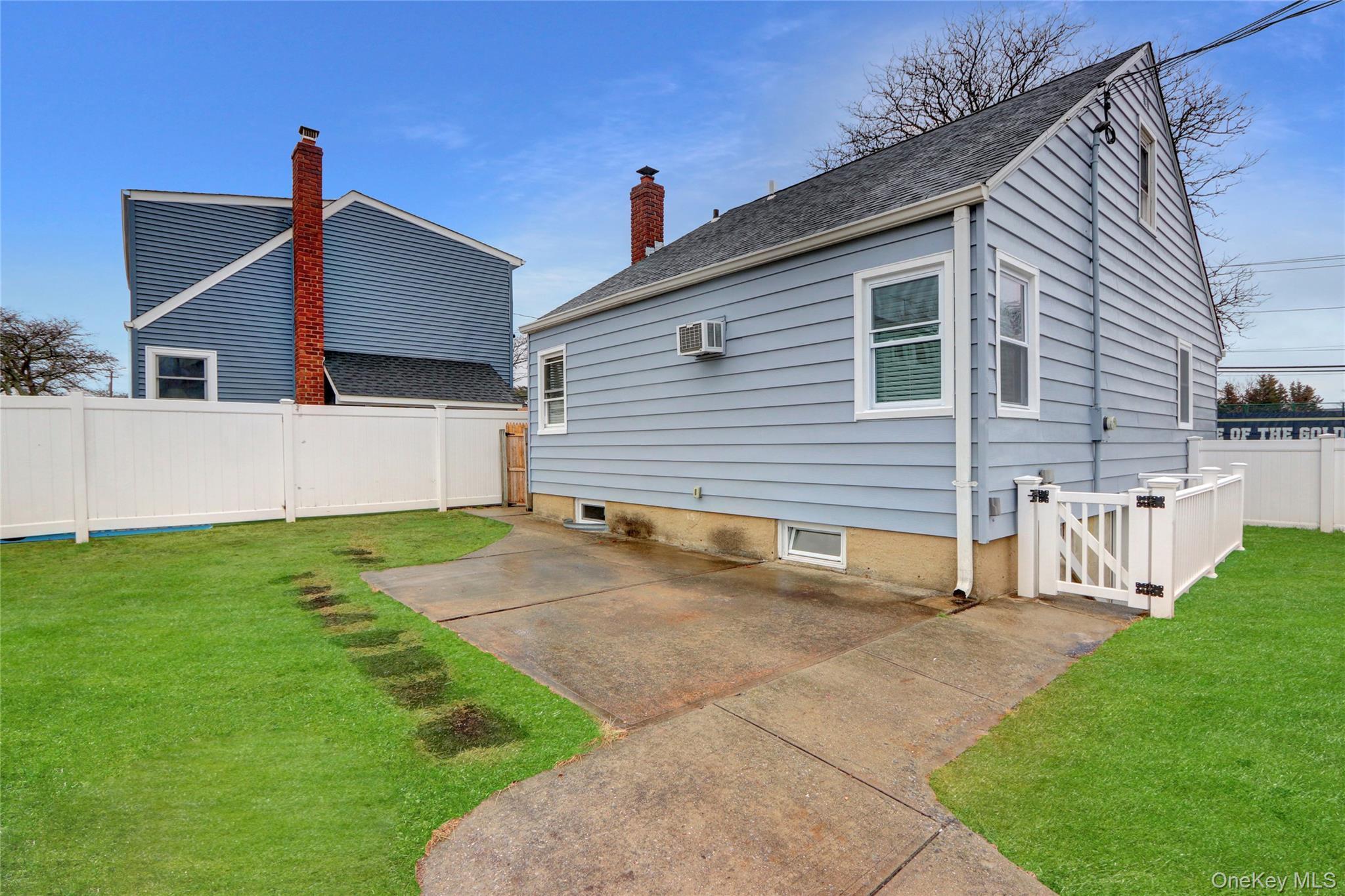 Single Family Stewart  Nassau County, NY 11714, MLS-836926-18