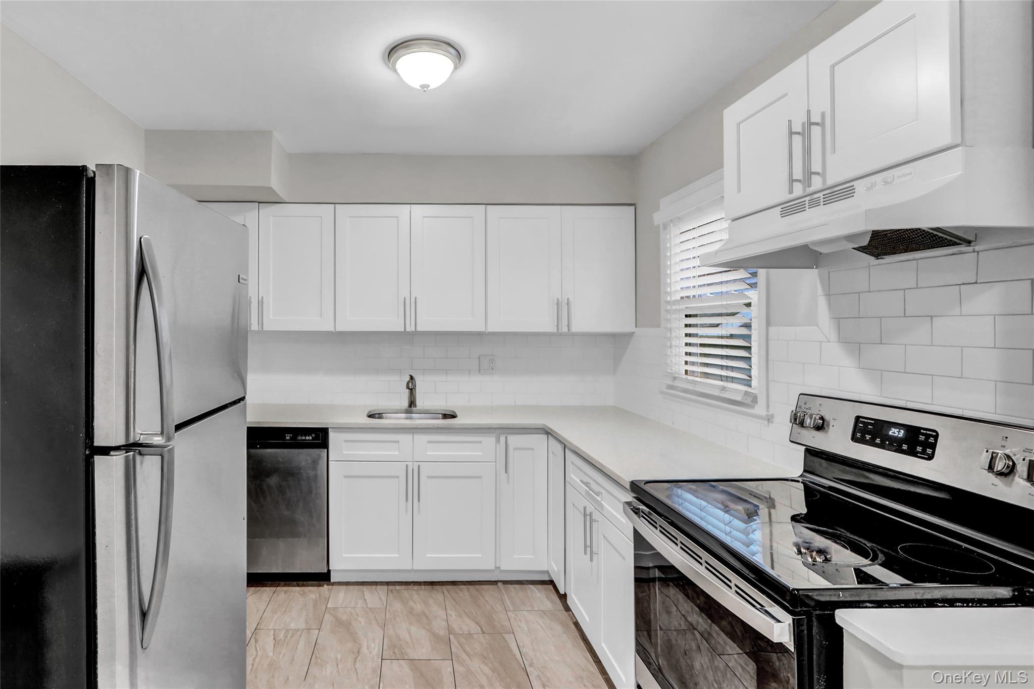 Single Family Stewart  Nassau County, NY 11714, MLS-836926-9