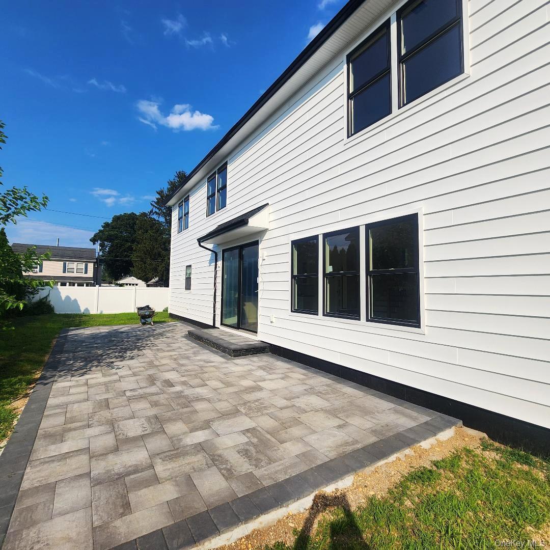 Single Family Stewart Nassau County, NY 11590, MLS-836927-10