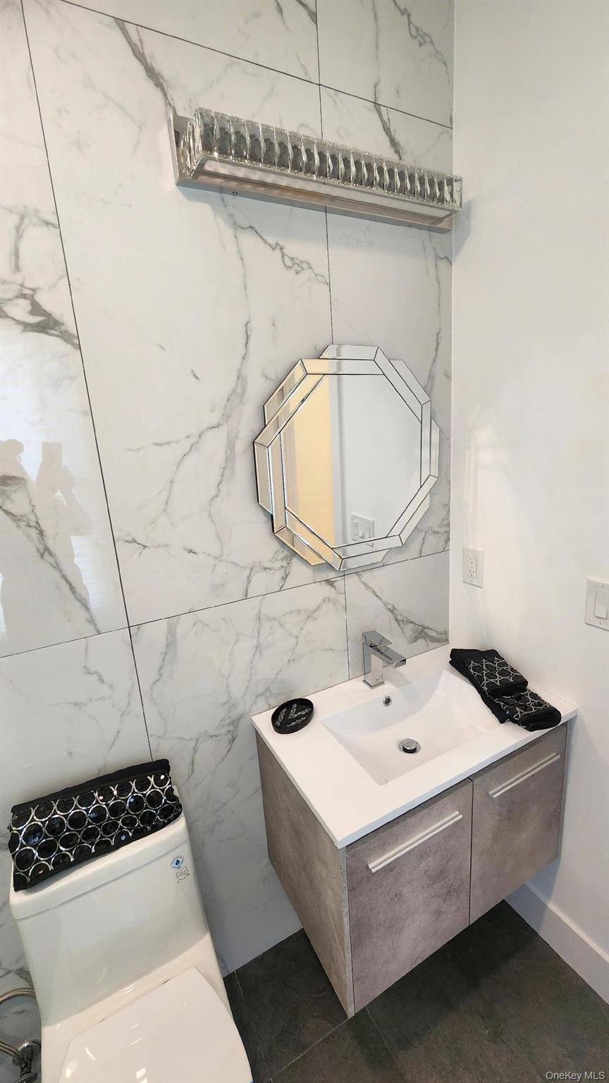 Single Family Stewart Nassau County, NY 11590, MLS-836927-24