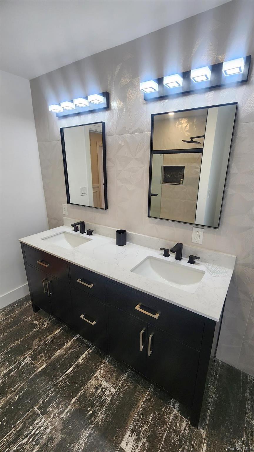 Single Family Stewart Nassau County, NY 11590, MLS-836927-34